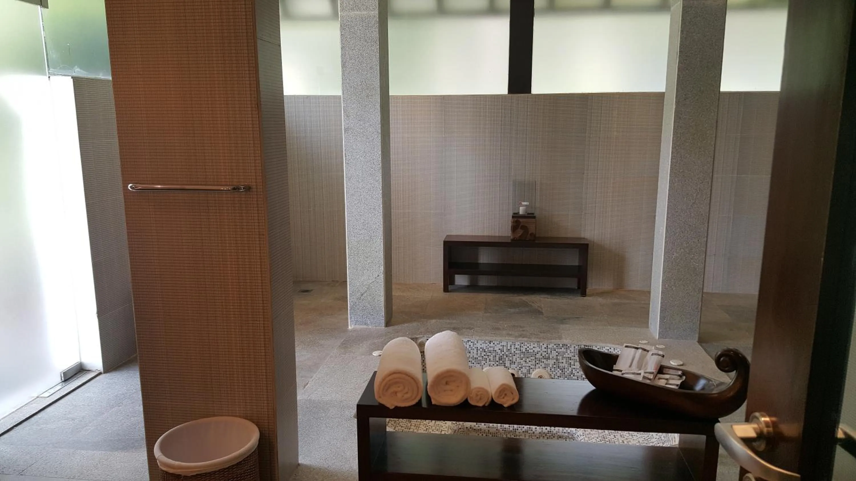Bathroom in The Lalit Resort & Spa Bekal