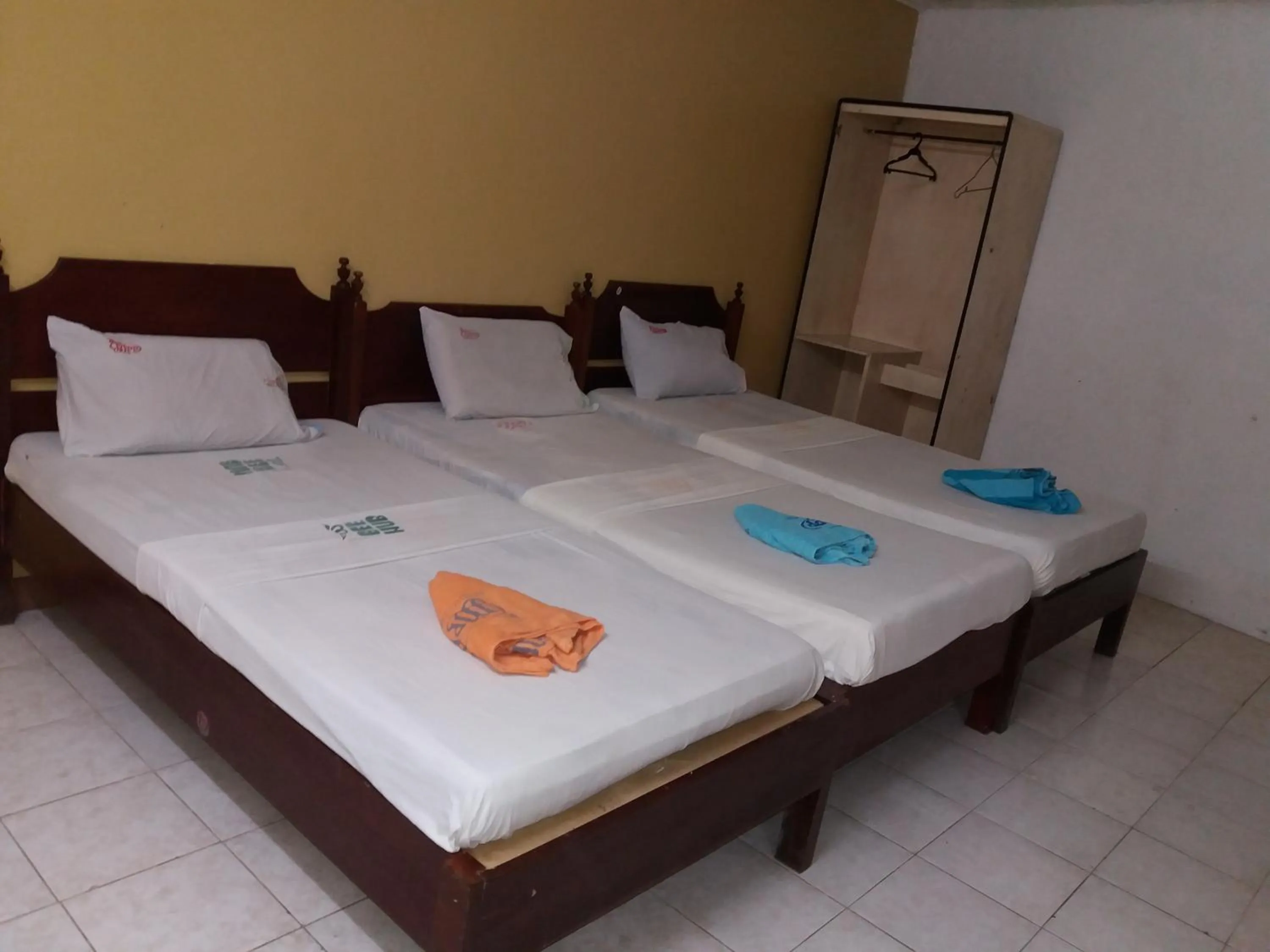 Bed in Bee Hub Pension