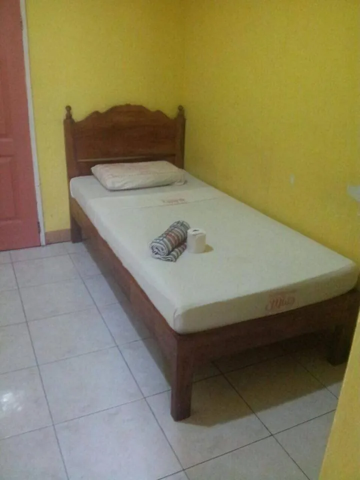 Bed in Bee Hub Pension