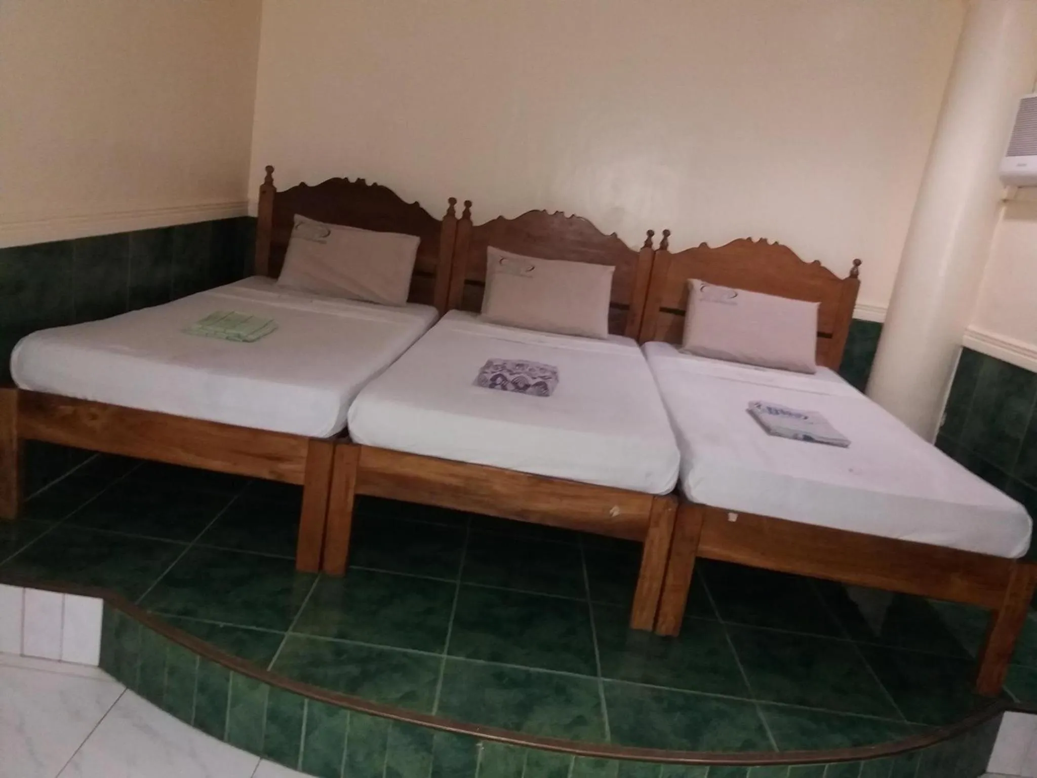 Bed in Bee Hub Pension