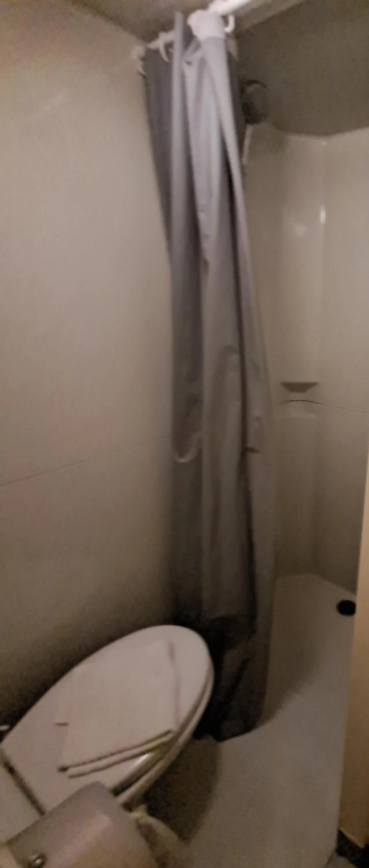 Shower in Hotel HECO Lyon sud Vienne