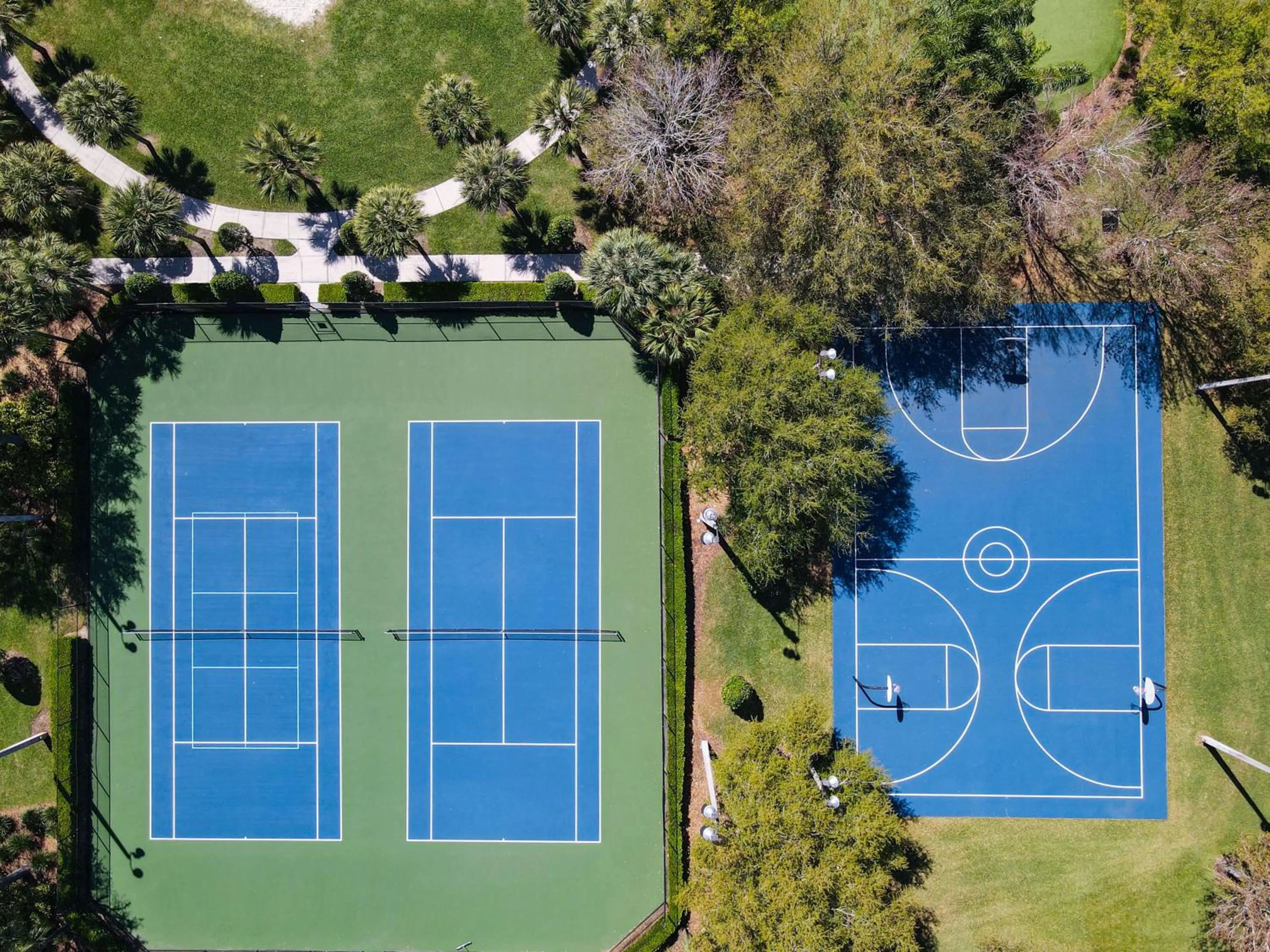 Tennis court in Flagstone Villa
