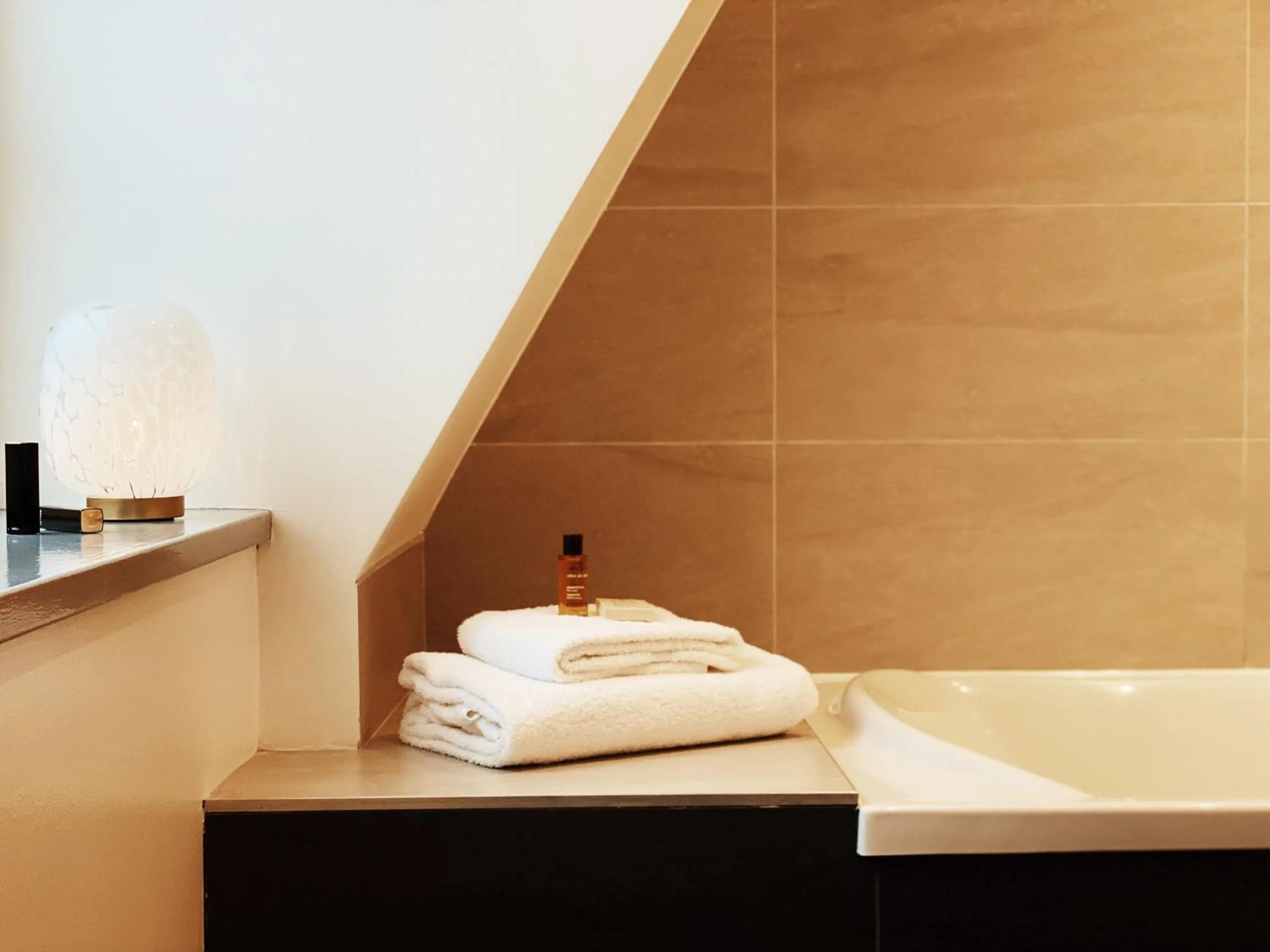 Bathroom in La Maison des Armateurs