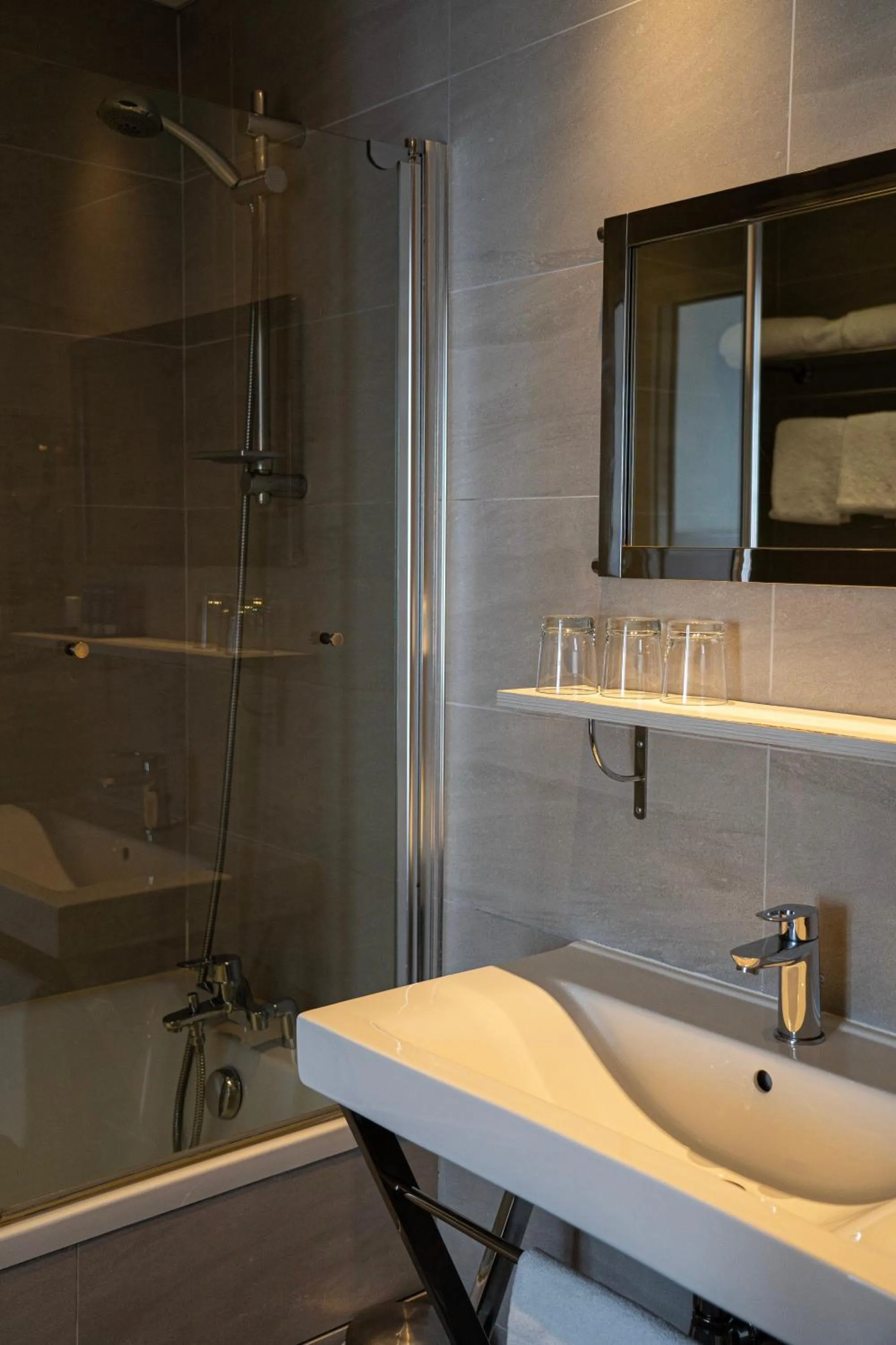 Bathroom in La Maison des Armateurs