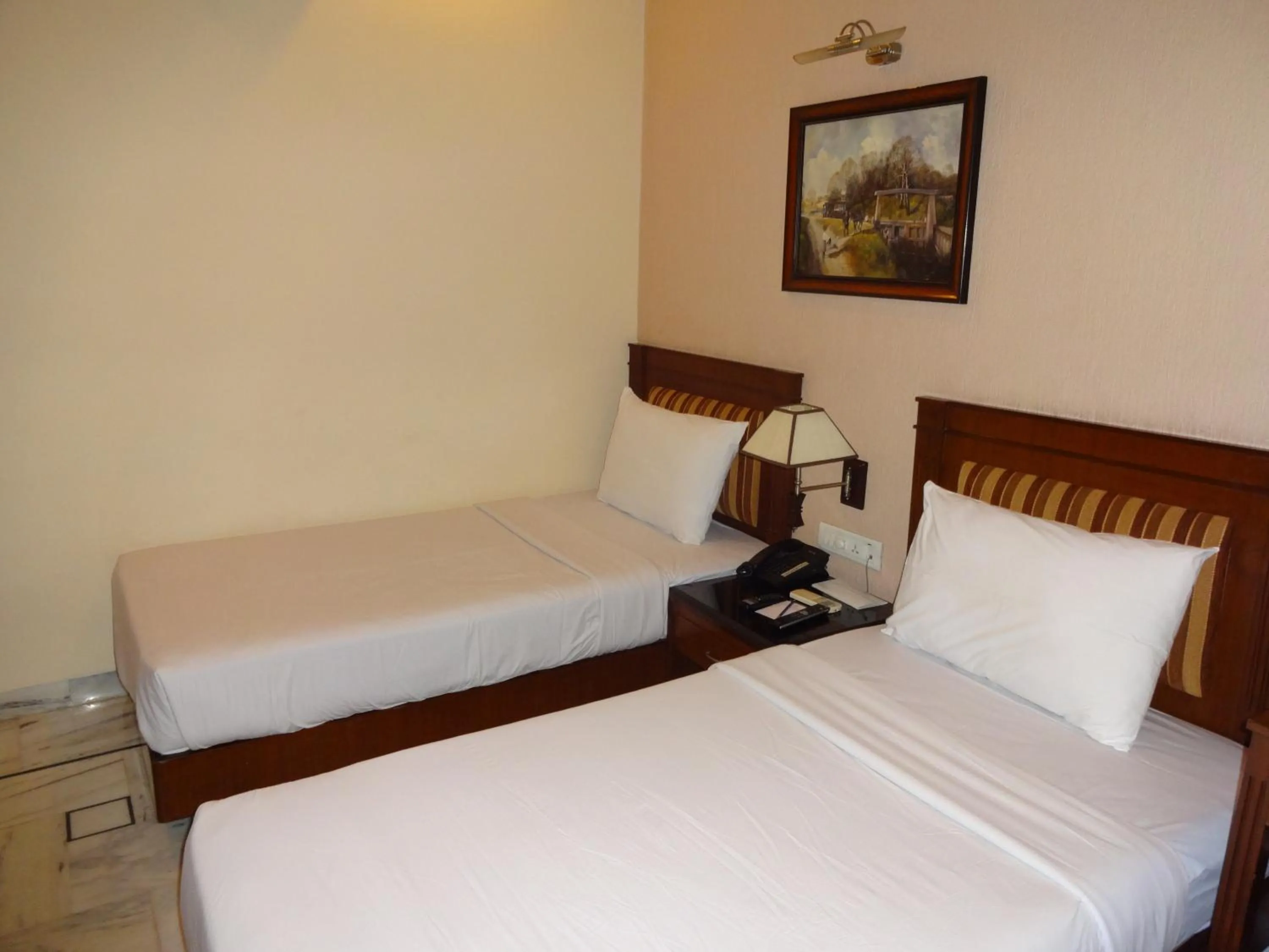 Photo of the whole room in Florence Inn