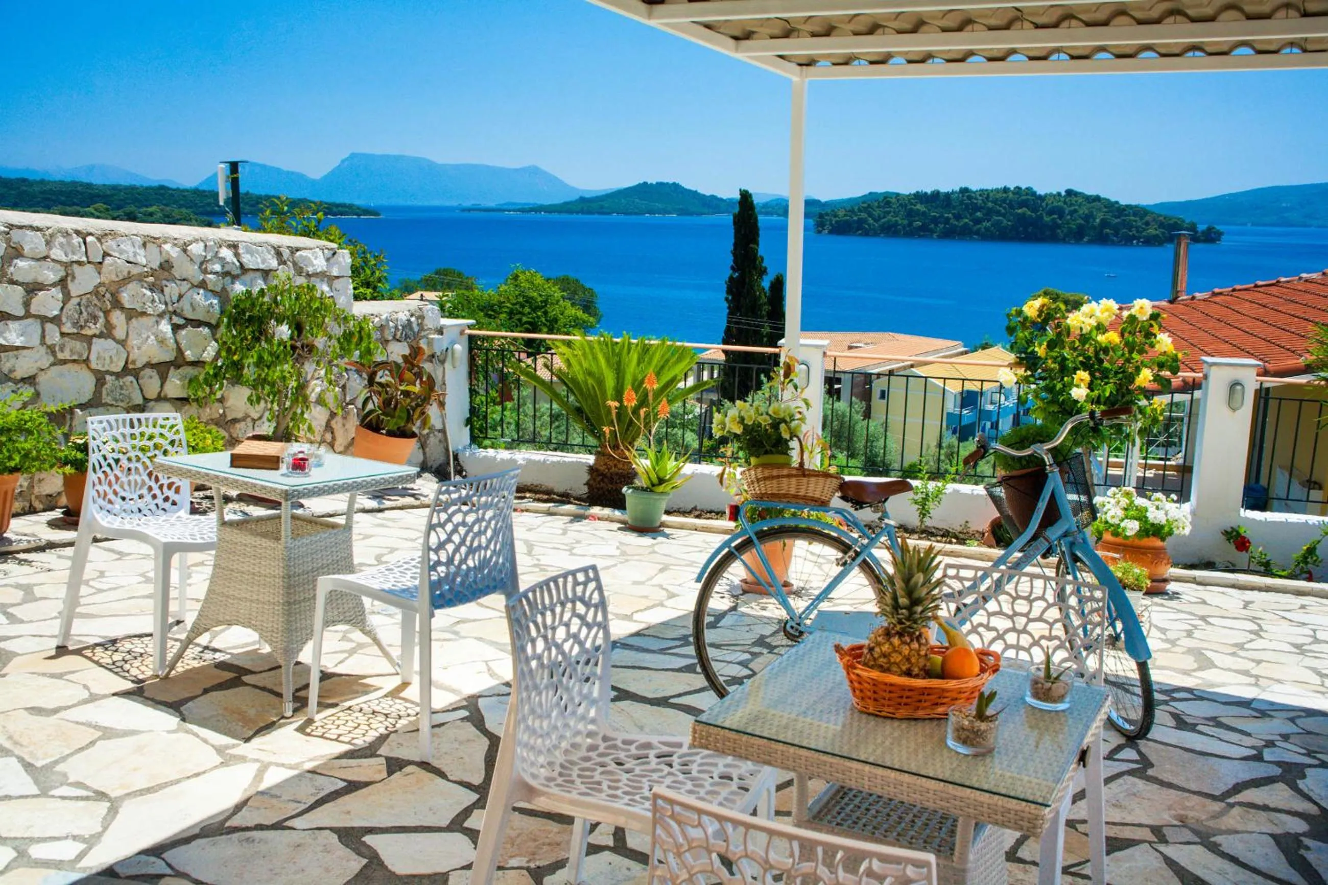 Communal lounge/ TV room in San Lazzaro