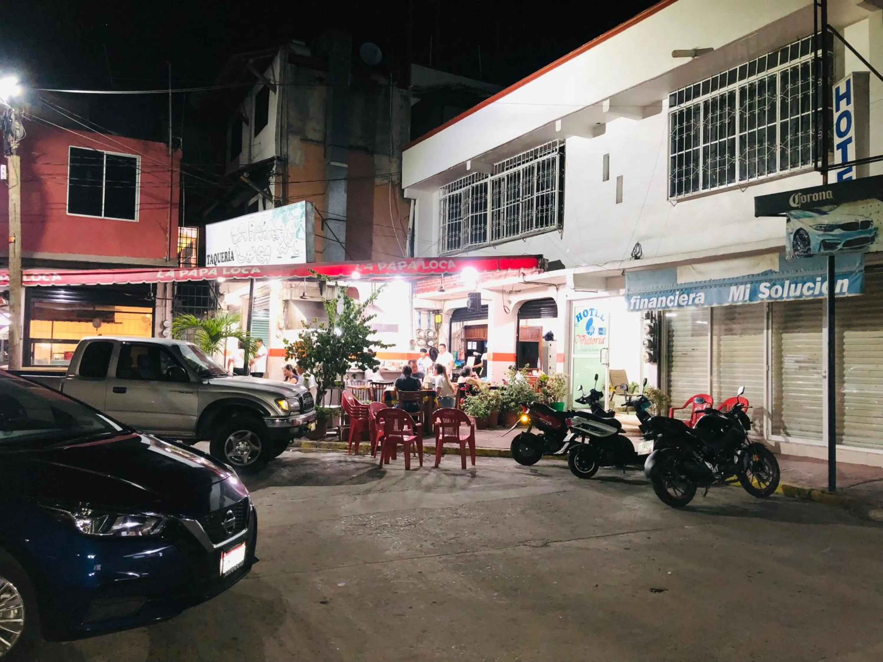 Restaurant/places to eat in Hotel Victoria