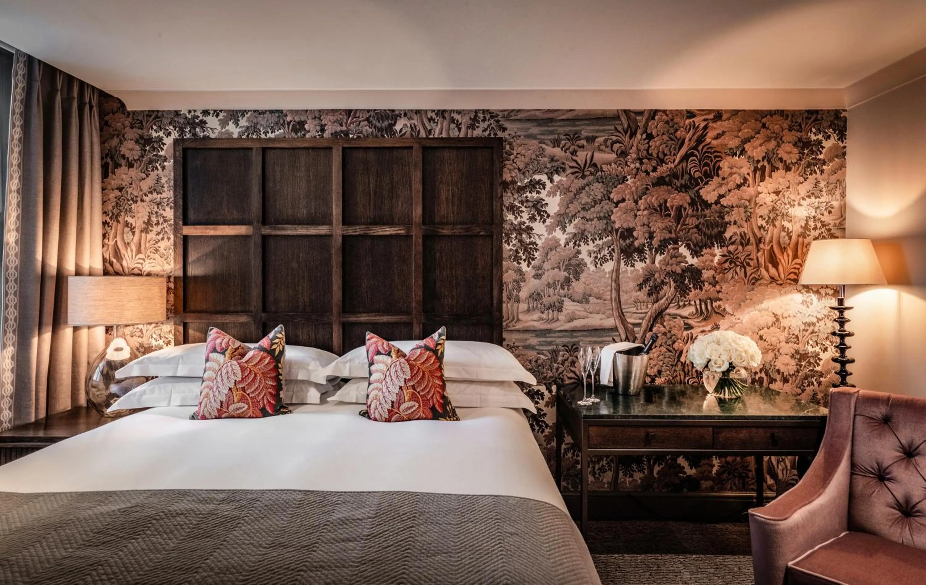 Bedroom, Bed in The Bloomsbury Hotel