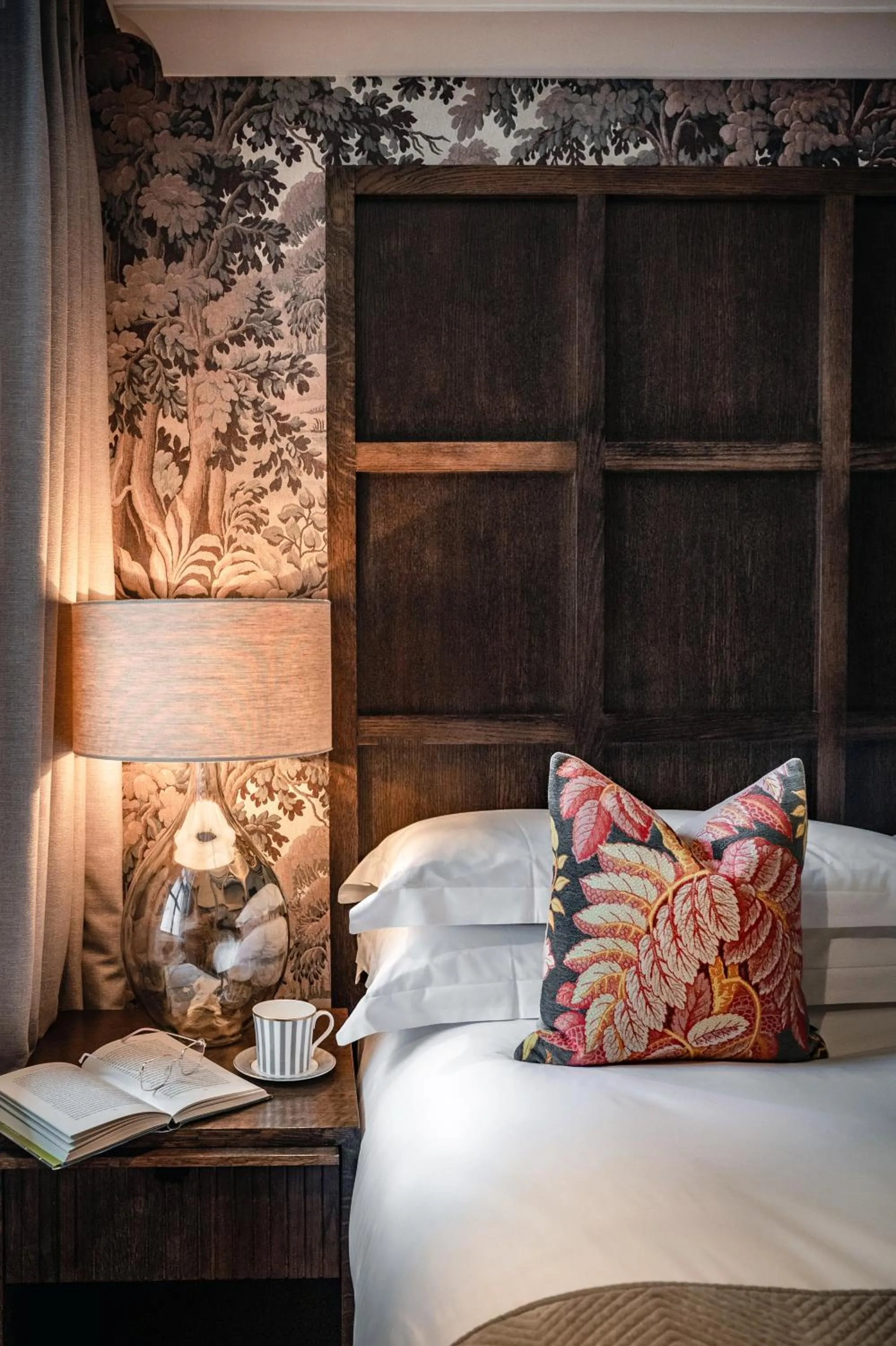 Bedroom, Bed in The Bloomsbury Hotel