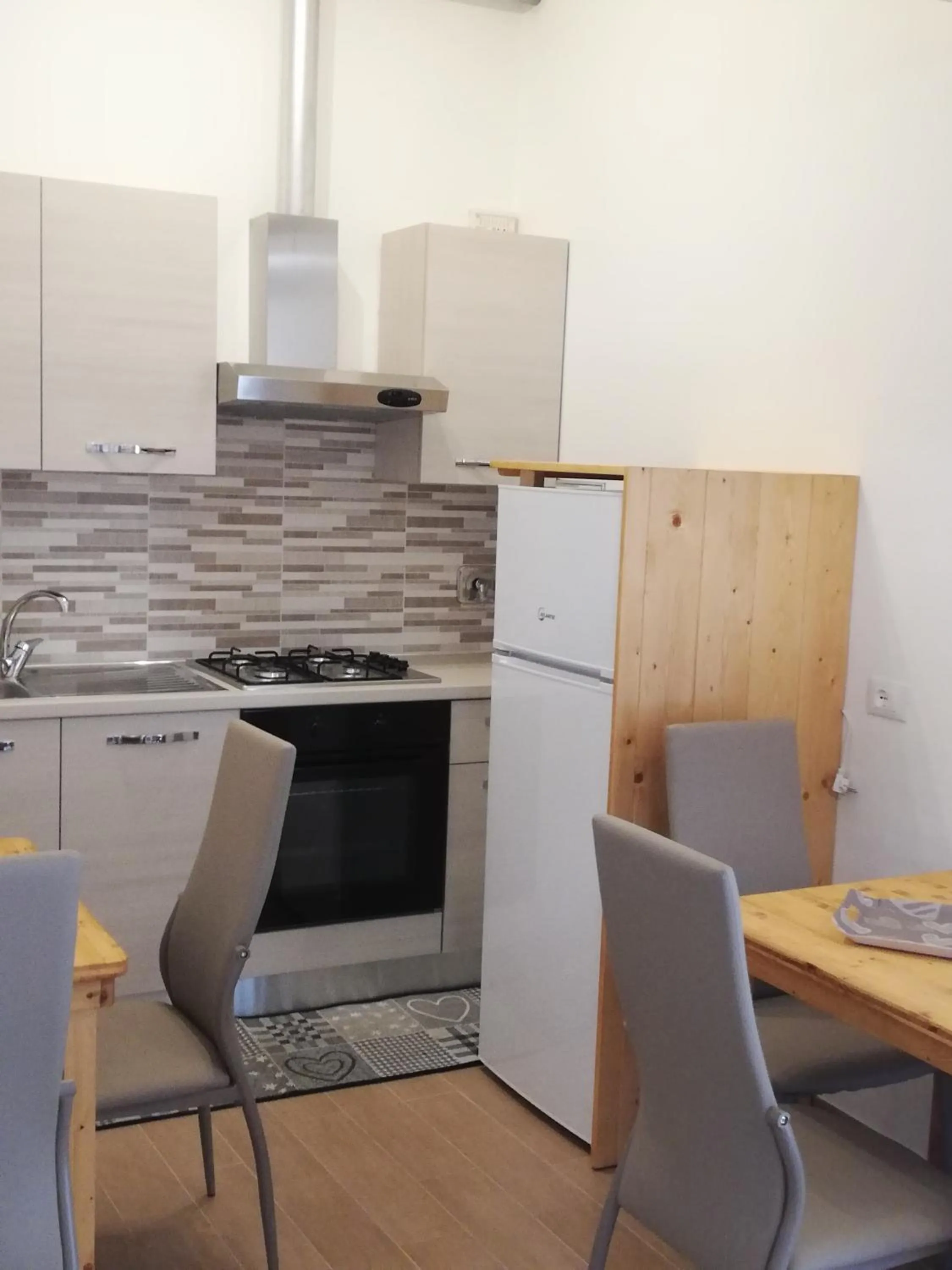 Communal kitchen in Il lago del Mugello B&B