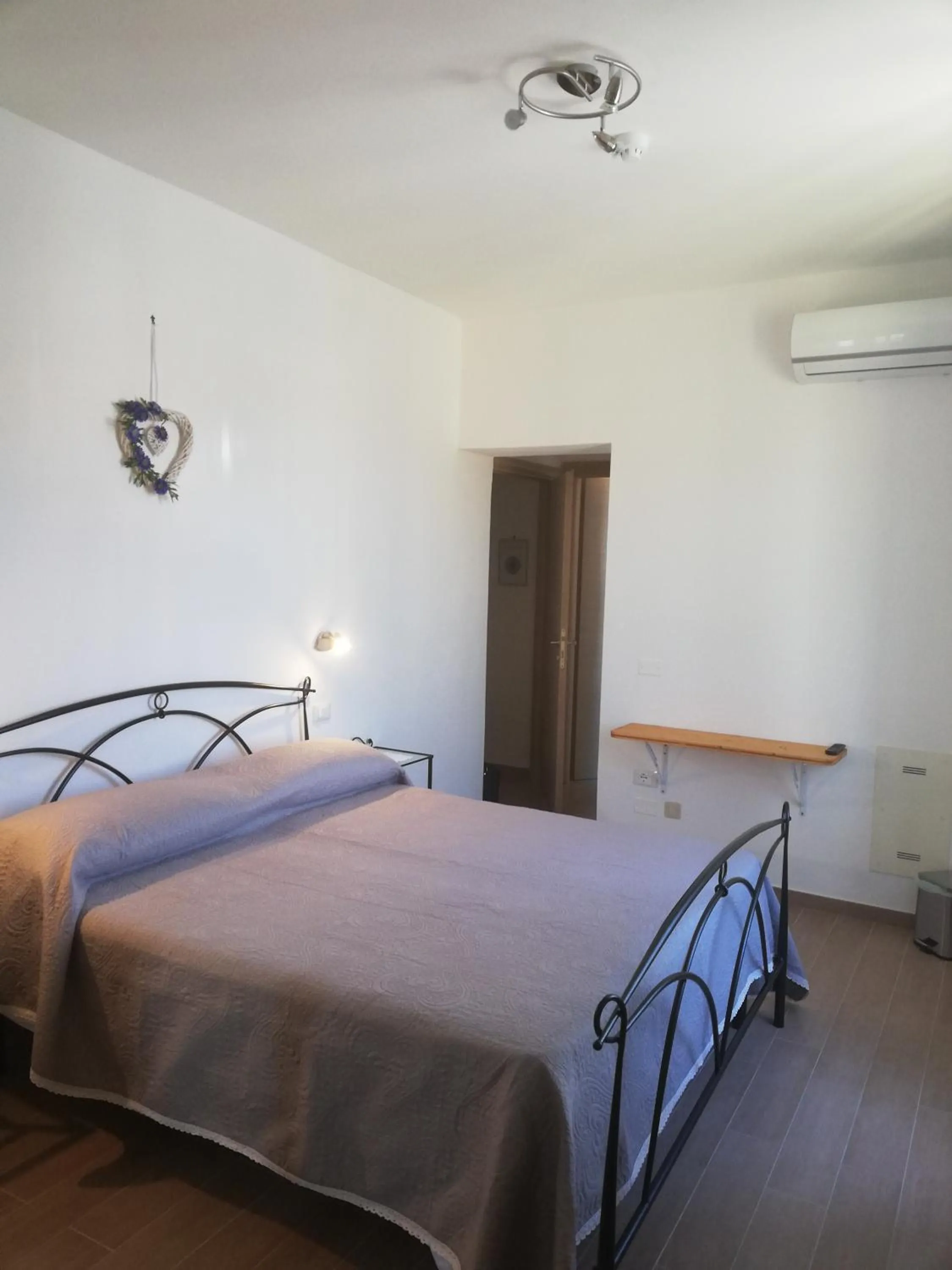 Photo of the whole room in Il lago del Mugello B&B