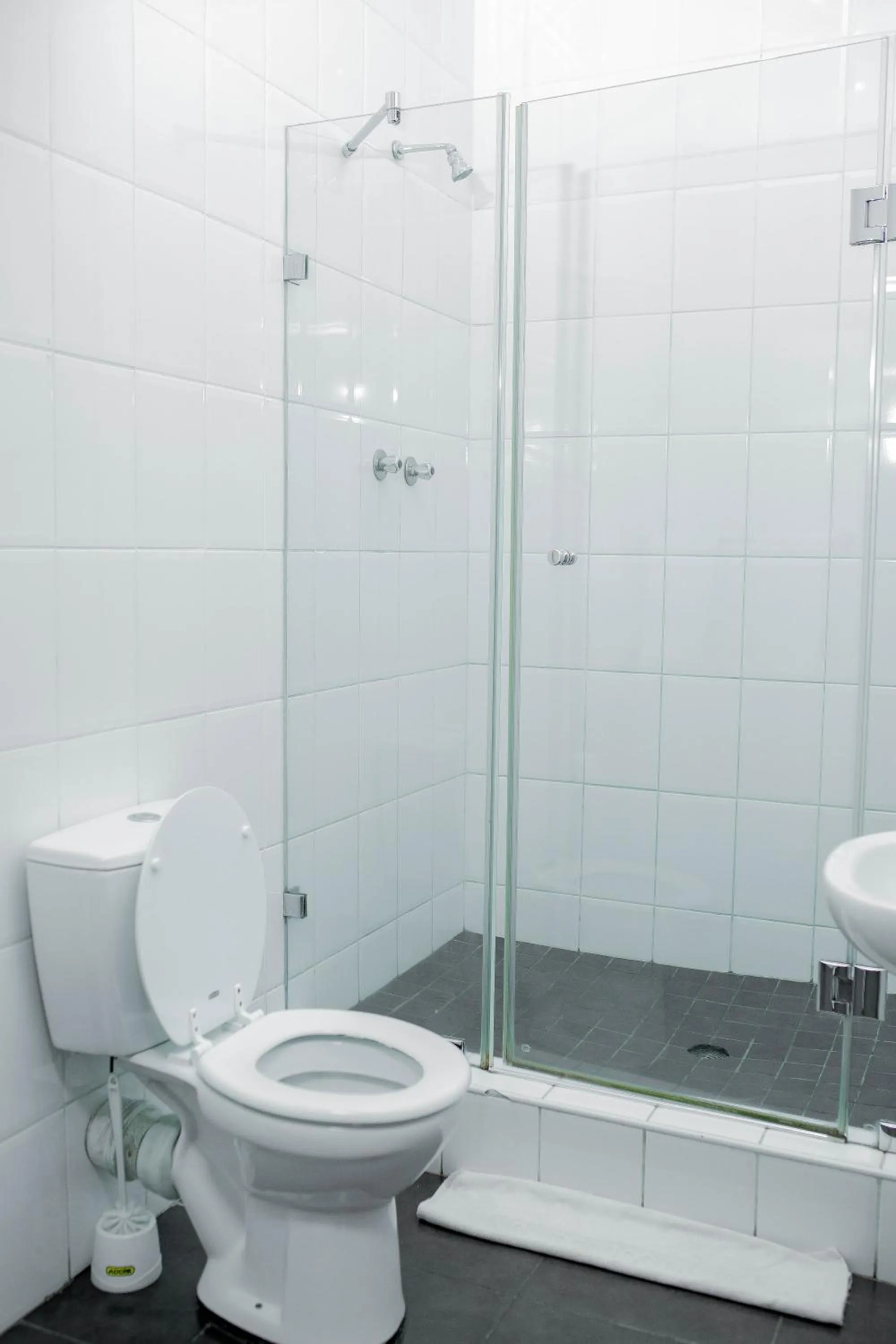 Bathroom in Vetho 2 Apartments OR Tambo Airport