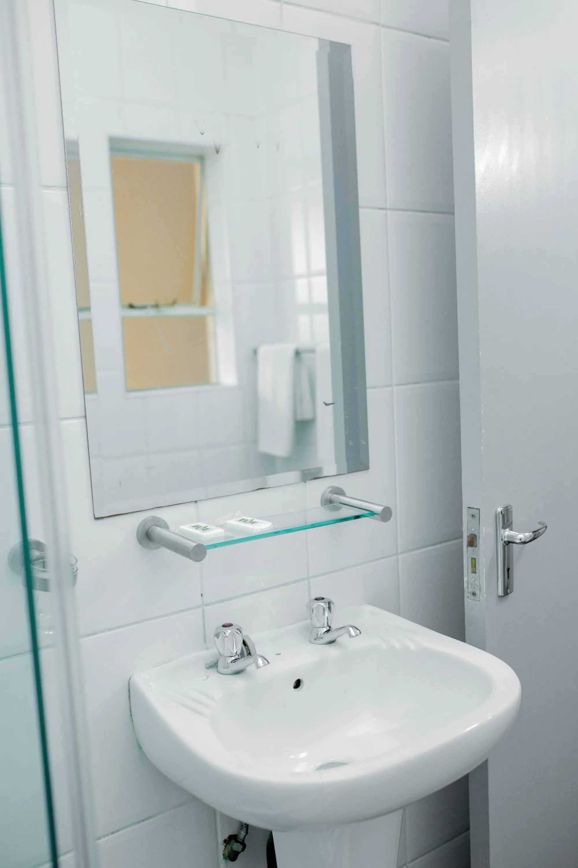 Bathroom in Vetho 2 Apartments OR Tambo Airport