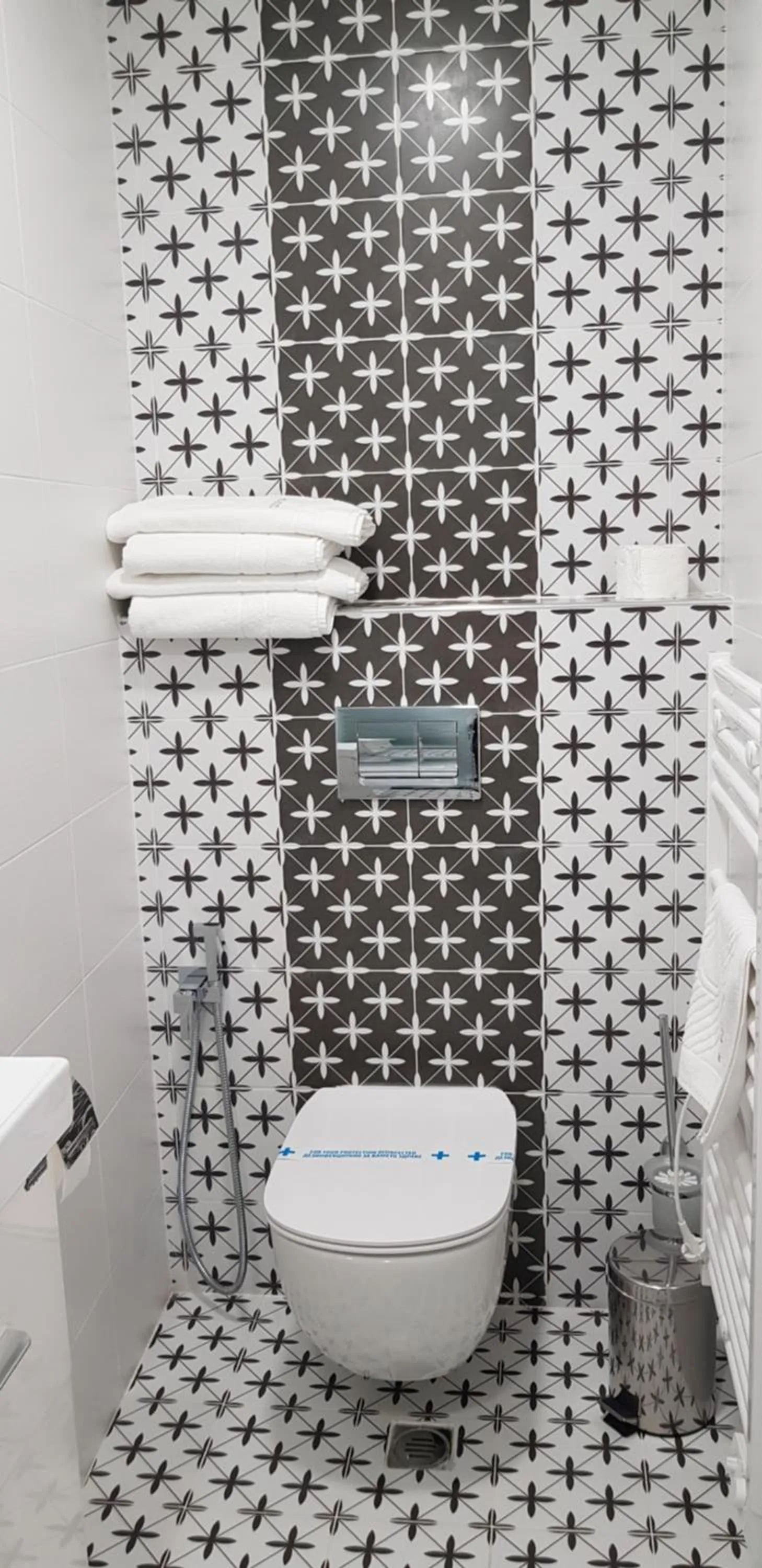 Toilet in Hotel Odeon