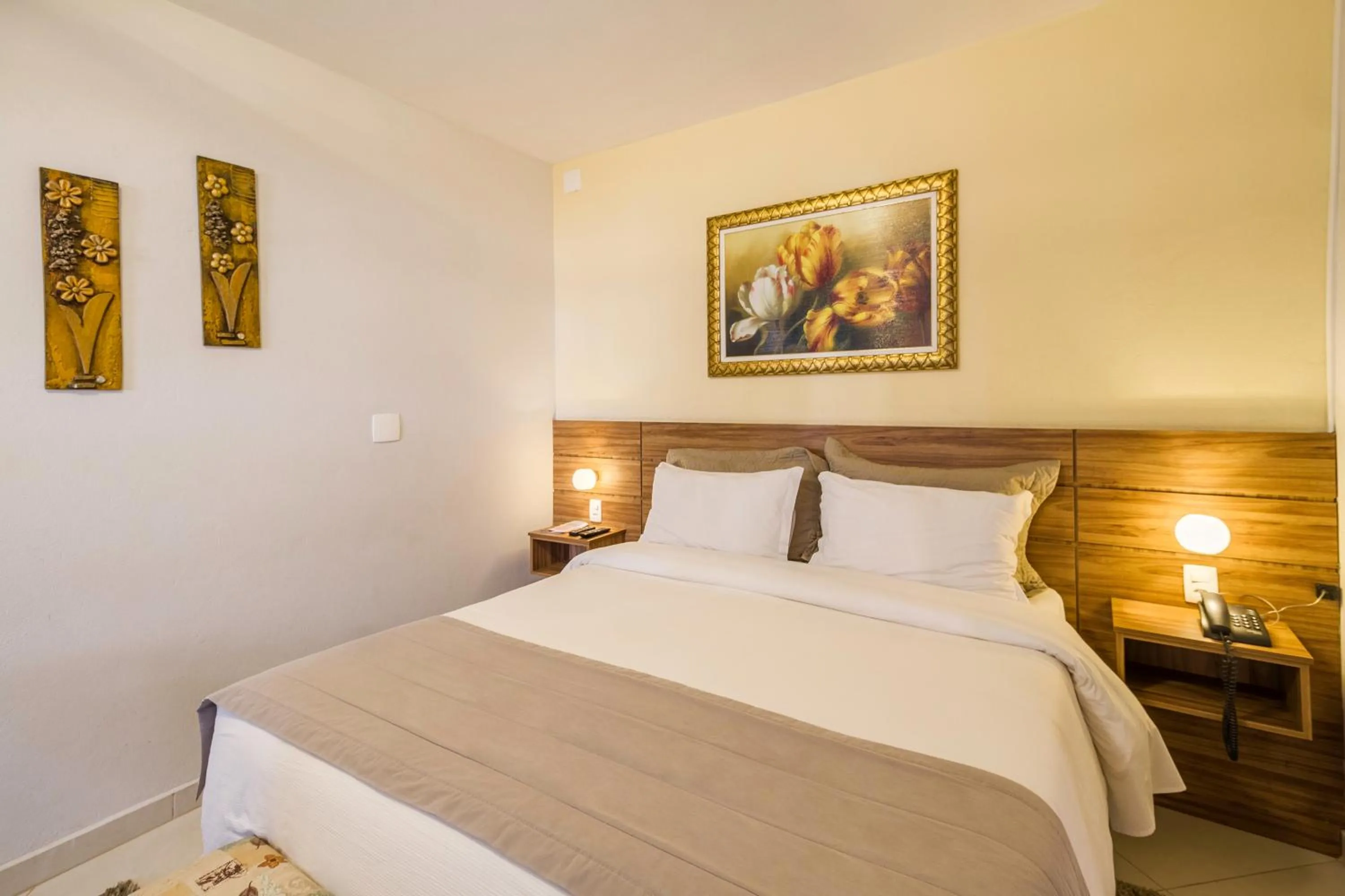 Photo of the whole room, Bed in Pousada Suiça Mineira Centro