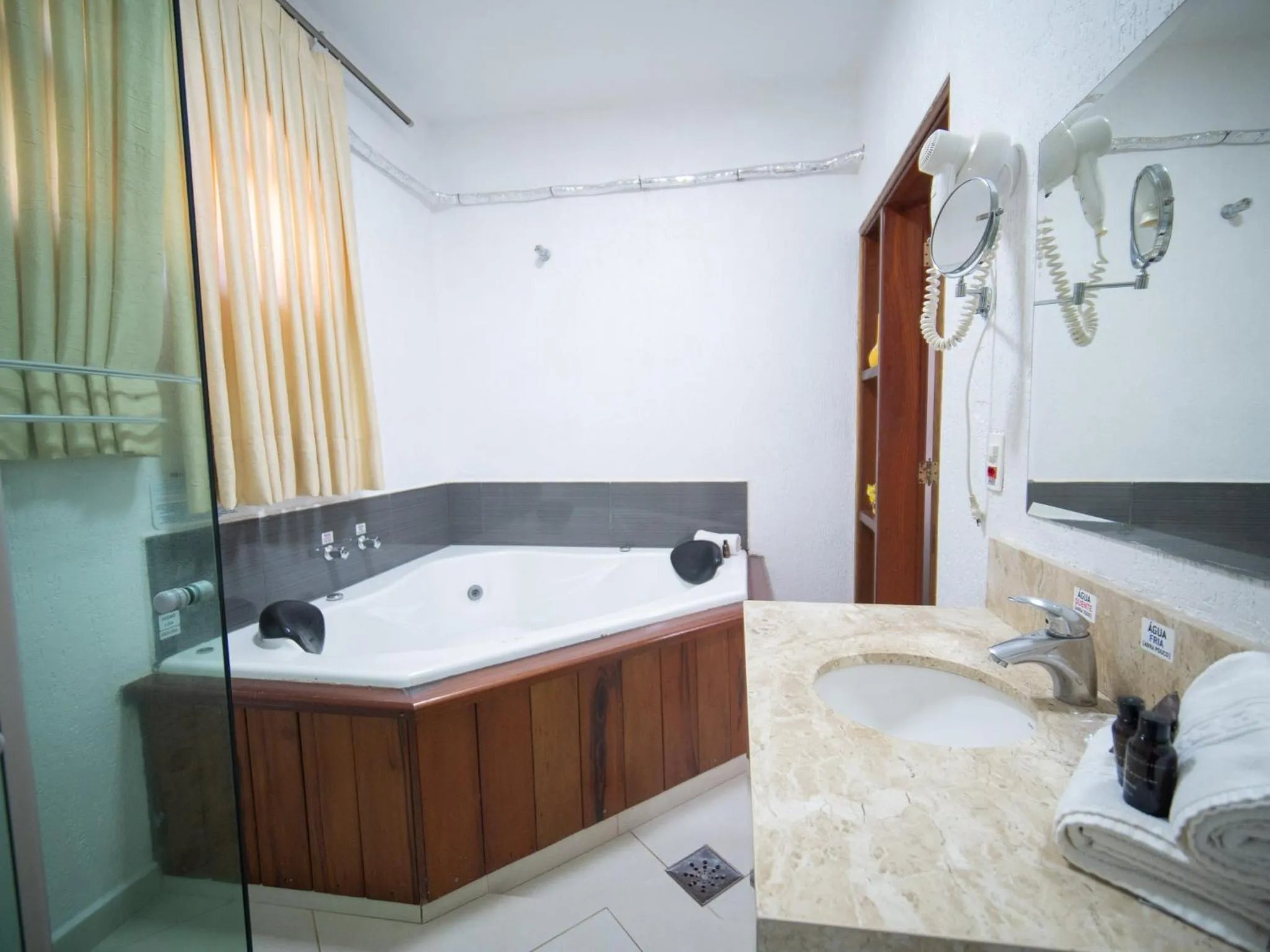 Hot Tub in Pousada Suiça Mineira Centro