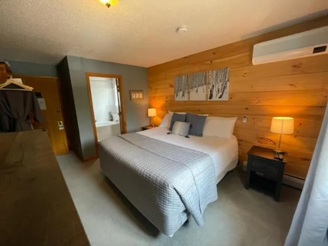 Bed in The Snowed Inn