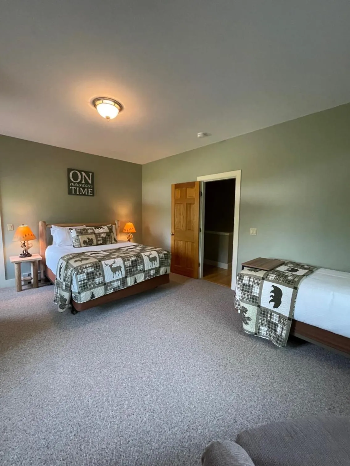 Bed in The Snowed Inn