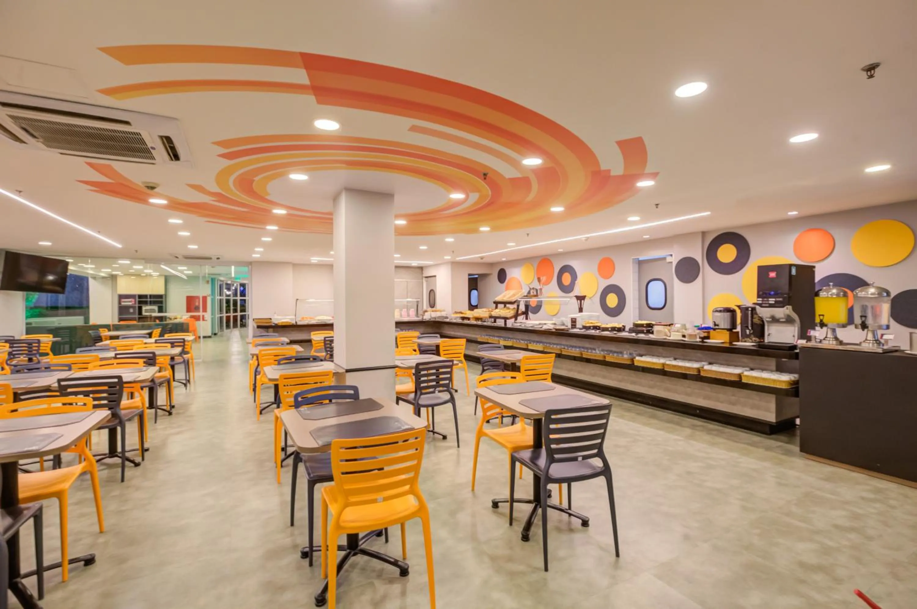 Restaurant/places to eat in Transamerica Fit Villa Lobos