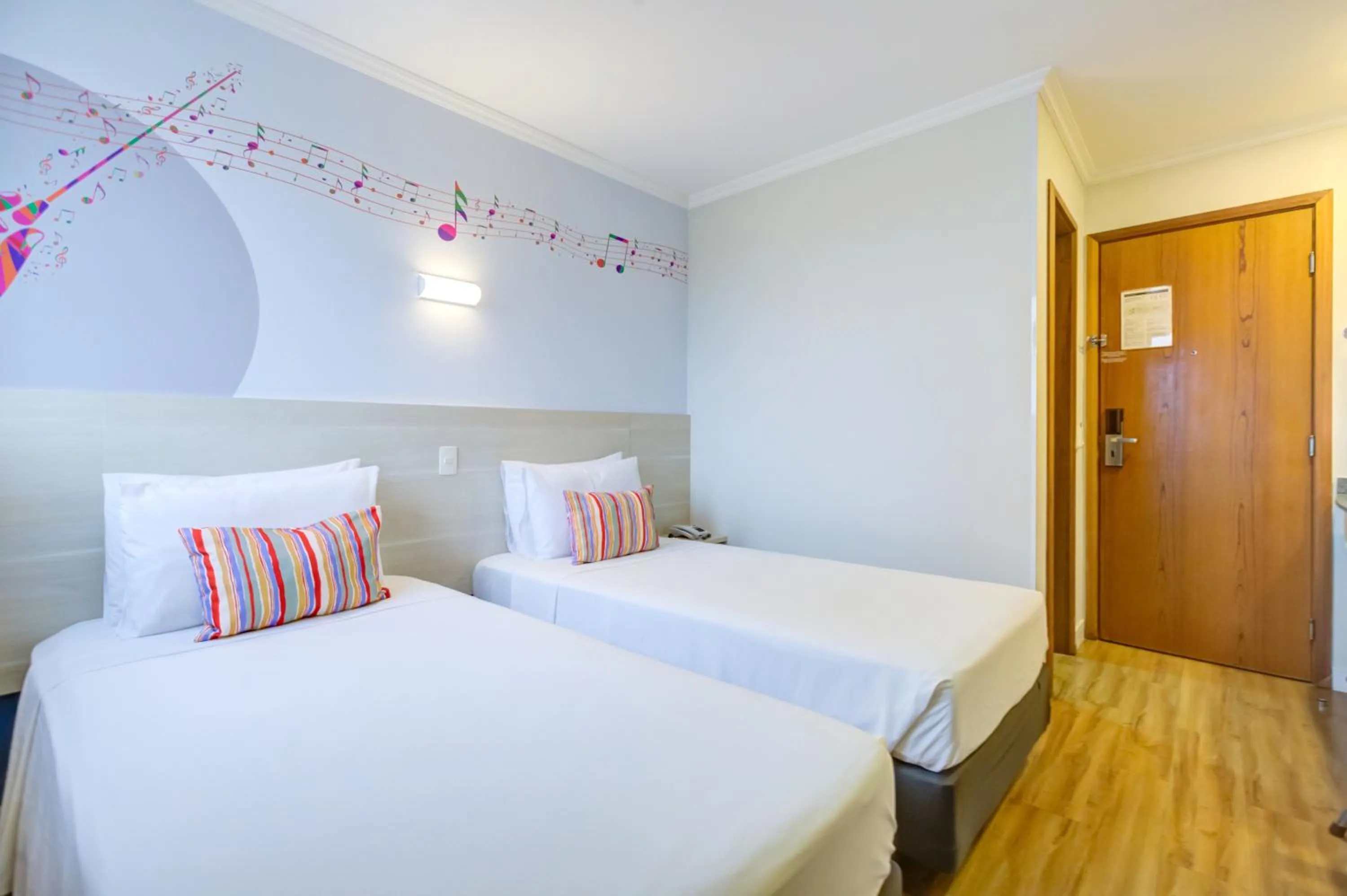 Bedroom, Bed in Transamerica Fit Villa Lobos