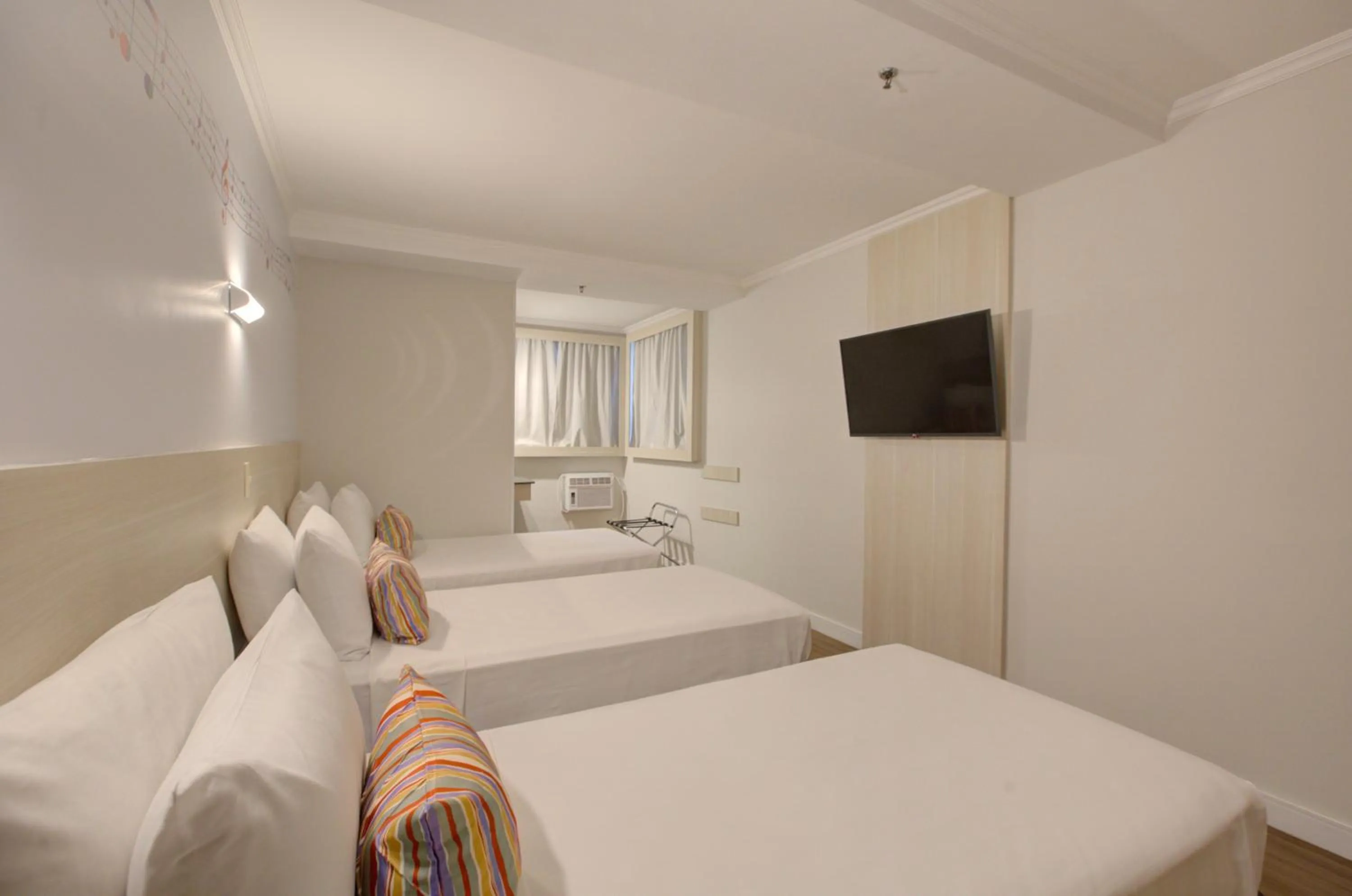 TV and multimedia, Bed in Transamerica Fit Villa Lobos