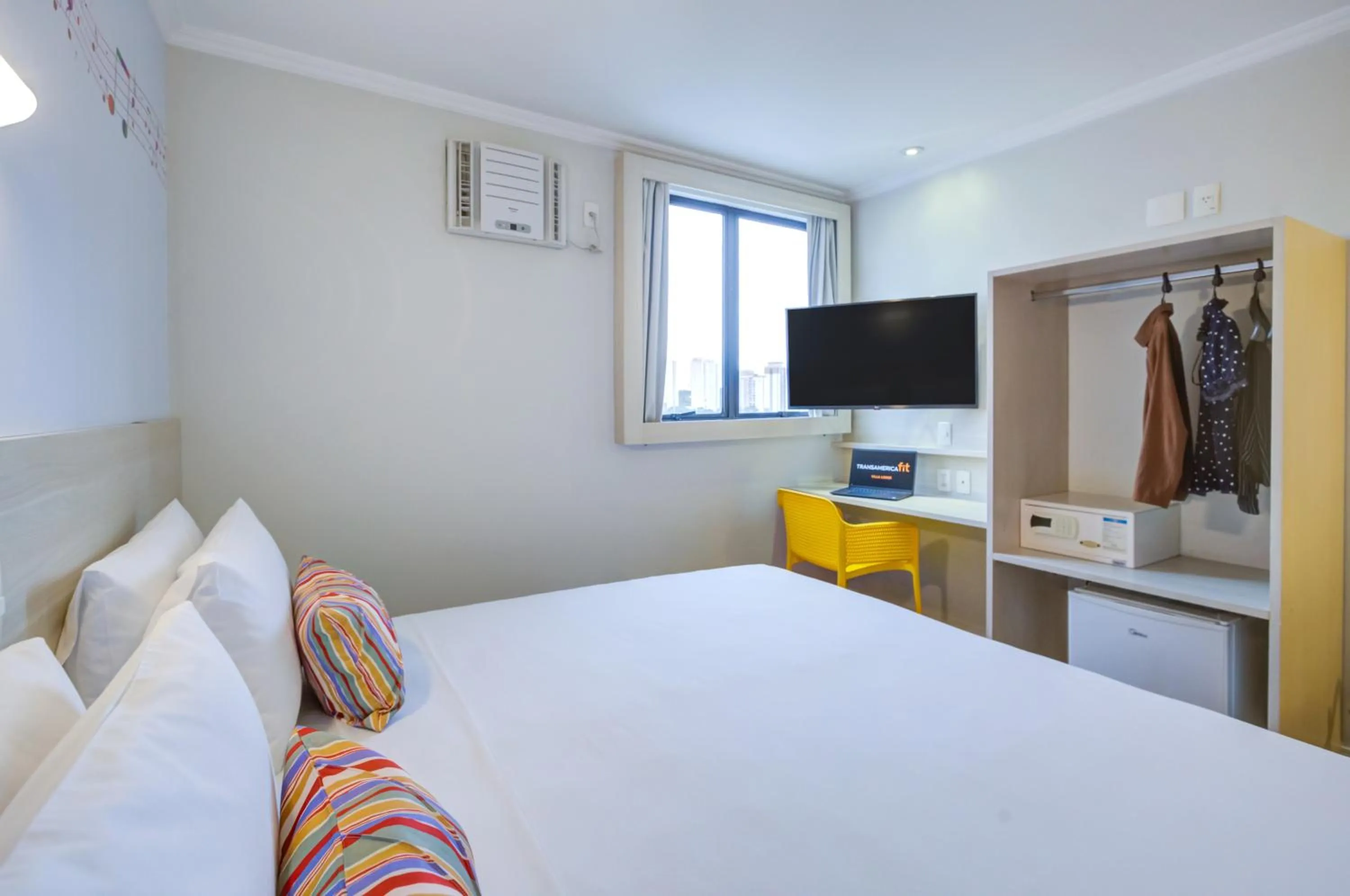 TV and multimedia, Bed in Transamerica Fit Villa Lobos