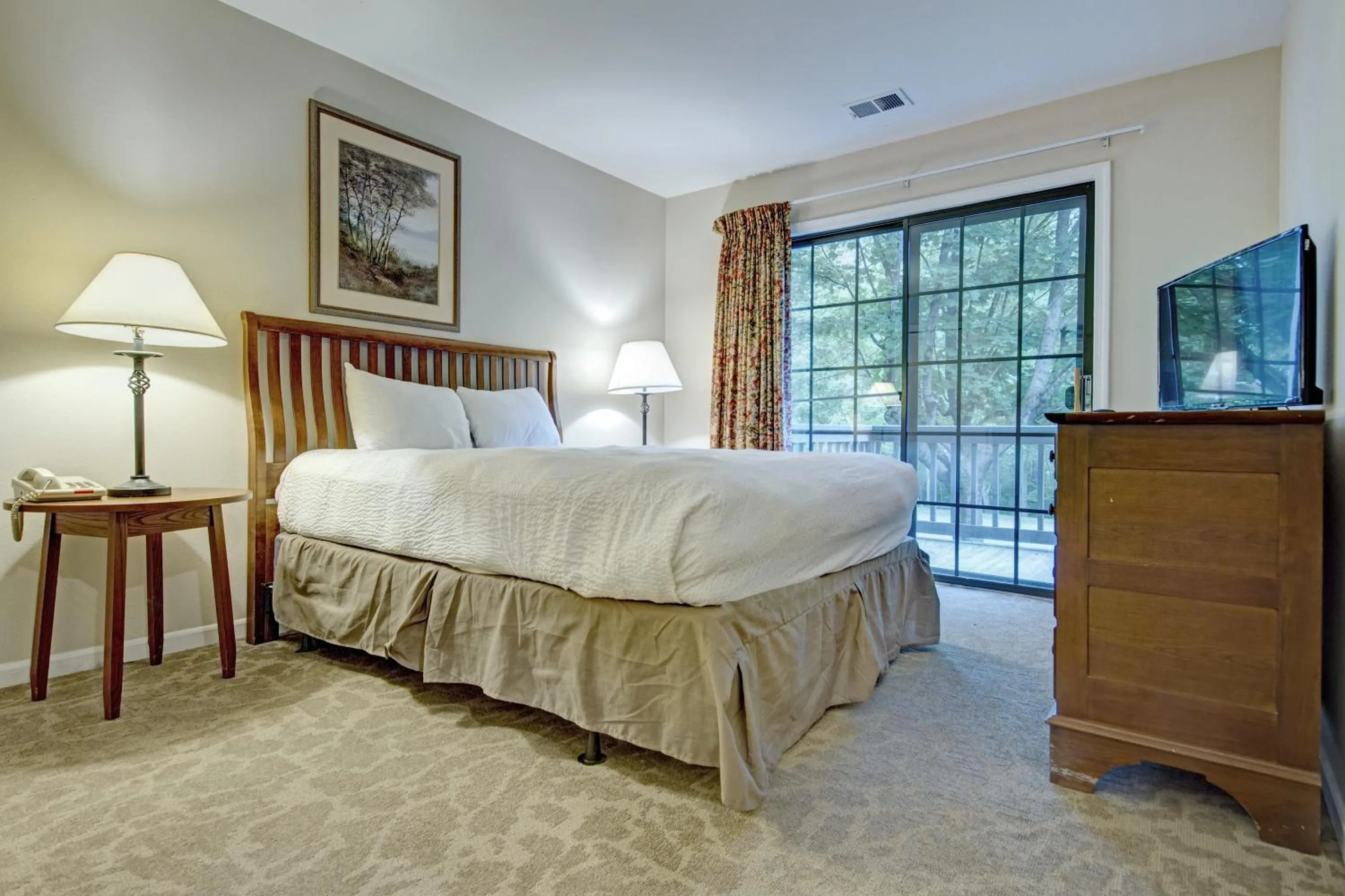 Bedroom, Bed in Pocono Mountain Villas by Exploria Resorts