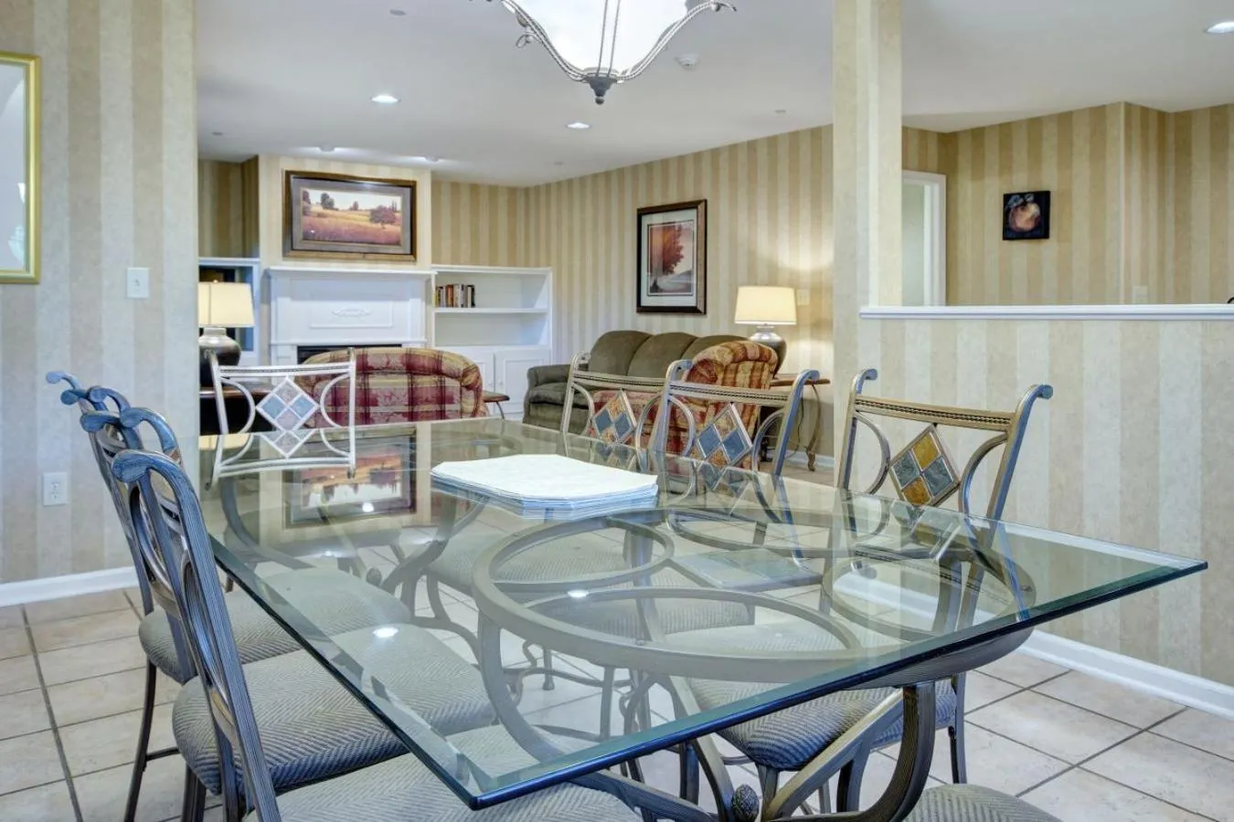 Dining area in Pocono Mountain Villas by Exploria Resorts