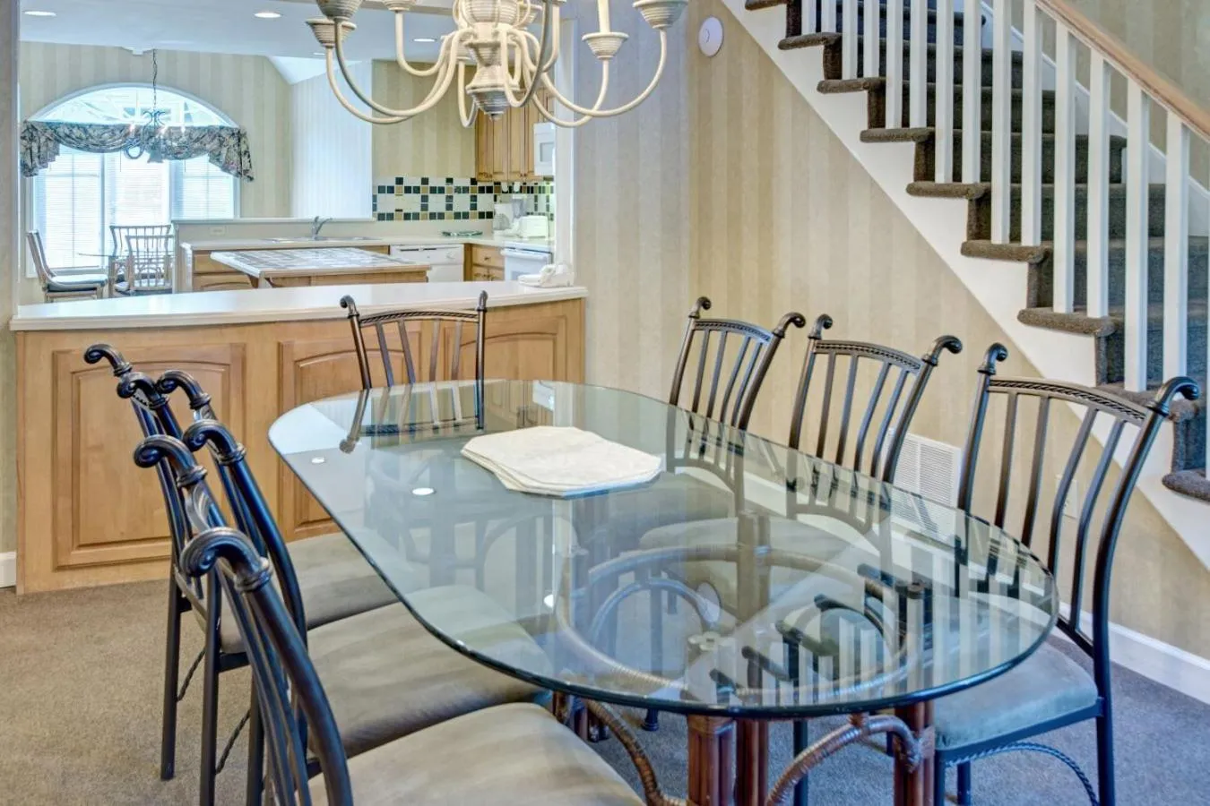 Dining area in Pocono Mountain Villas by Exploria Resorts