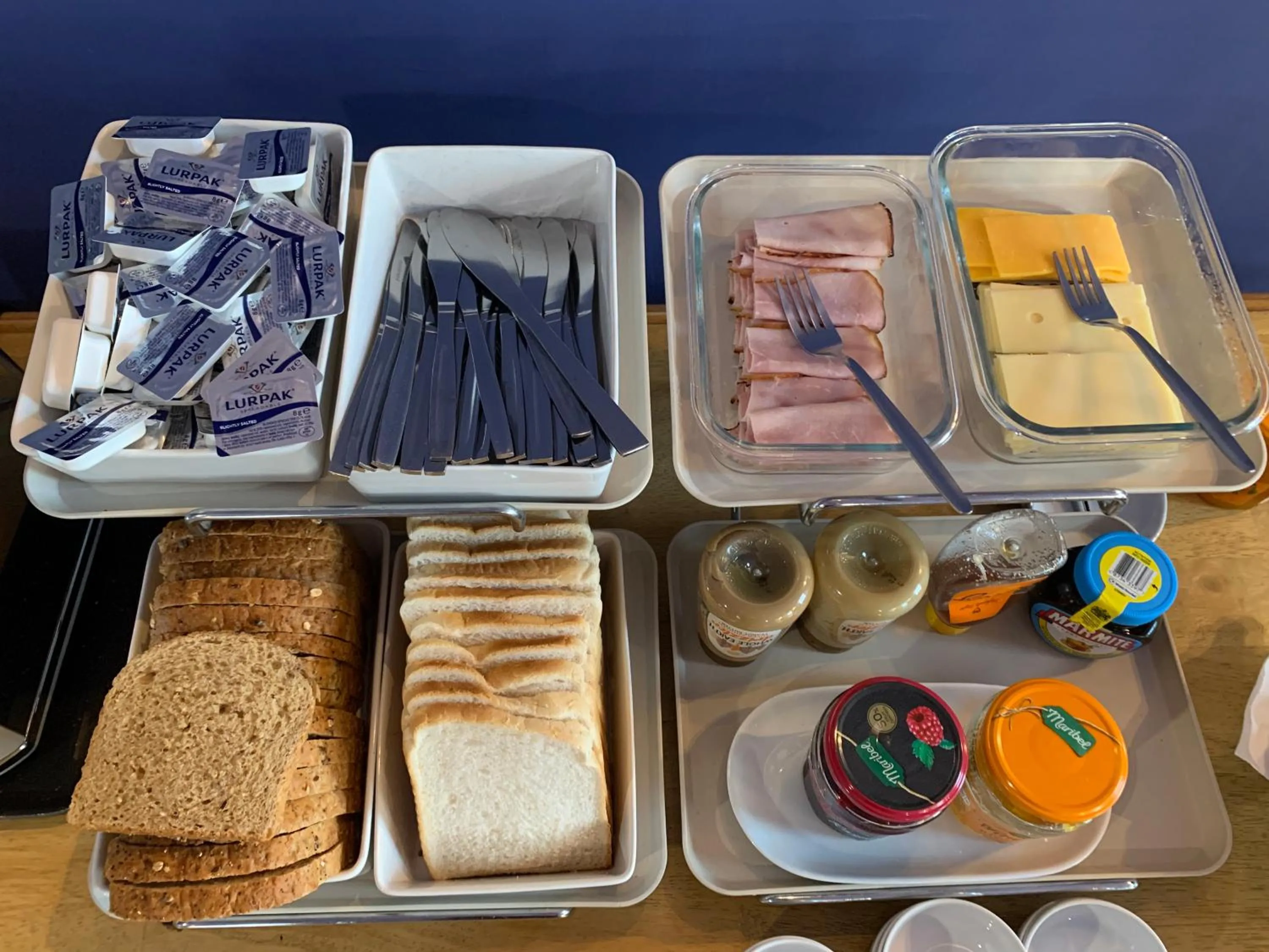 Continental breakfast in The Kelvin Hotel