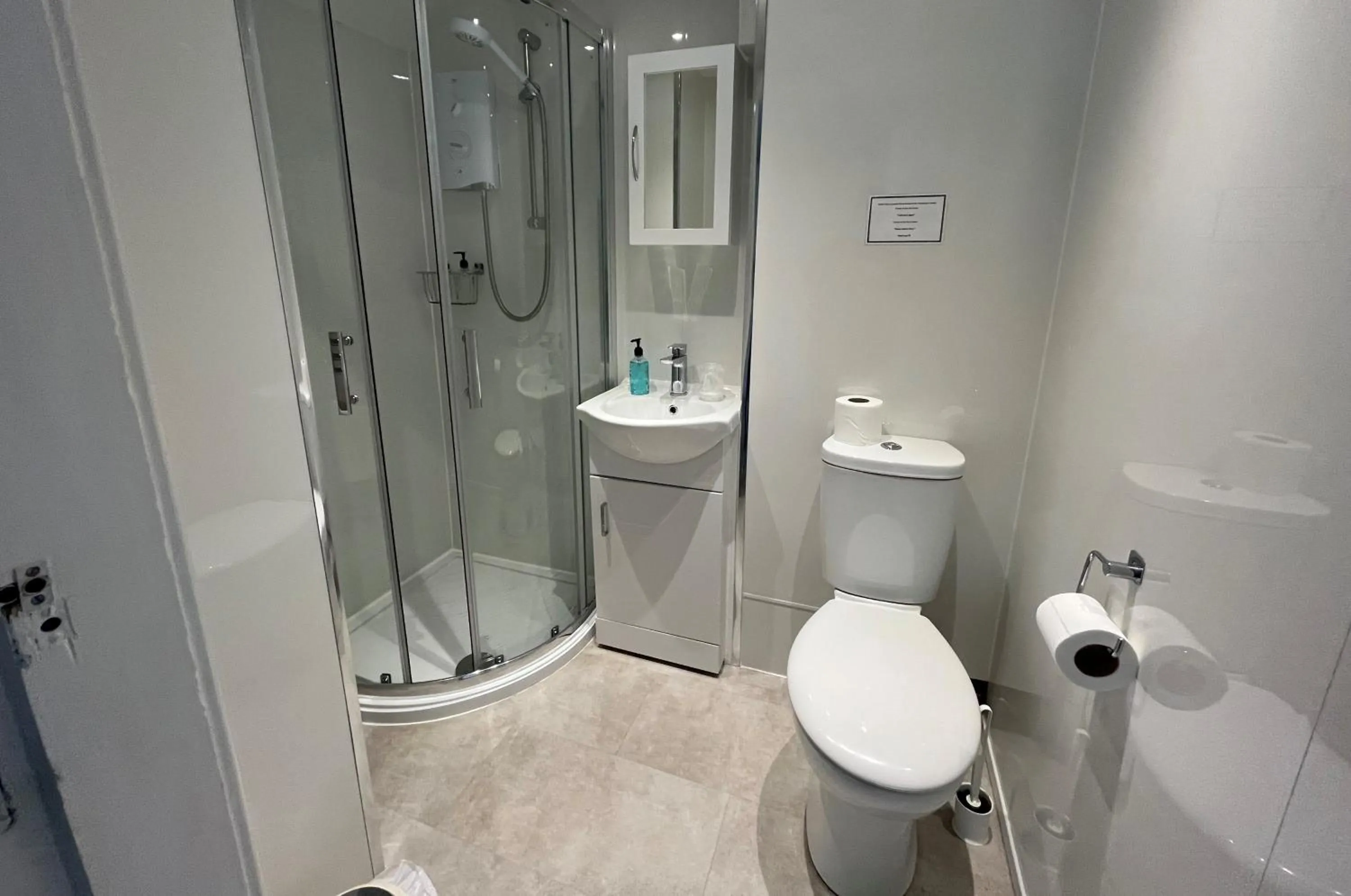 Bathroom in The Kelvin Hotel