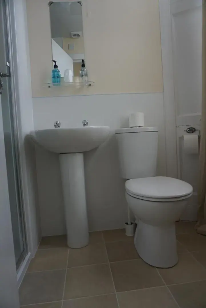 Double Room in The Kelvin Hotel Double Room in The Kelvin Hotel