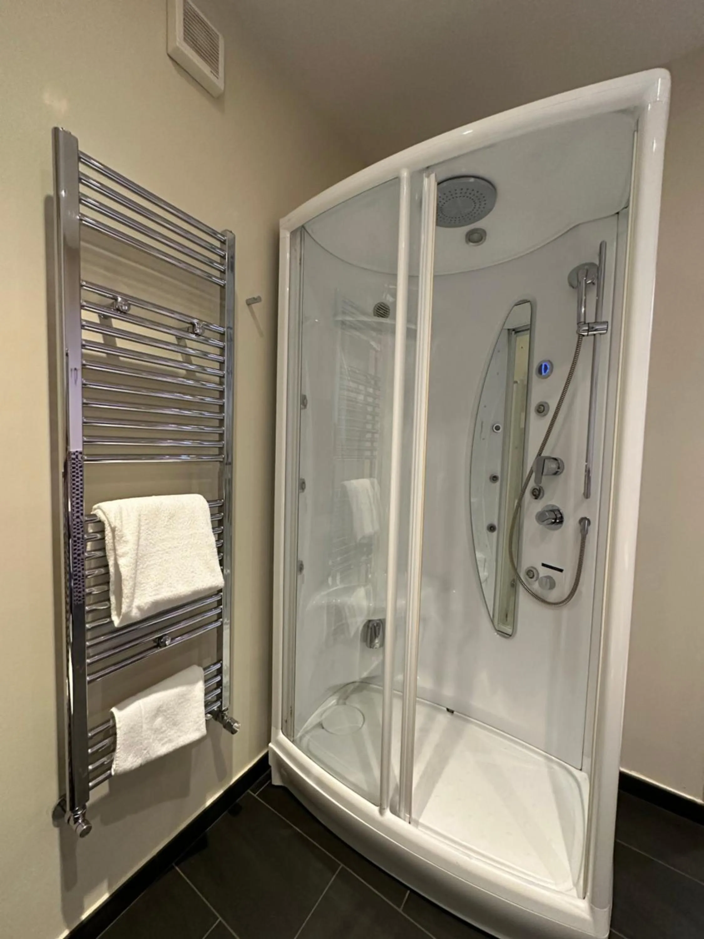 Shower in BB 10 Serpotta - Palazzo Riolo & Restaurant