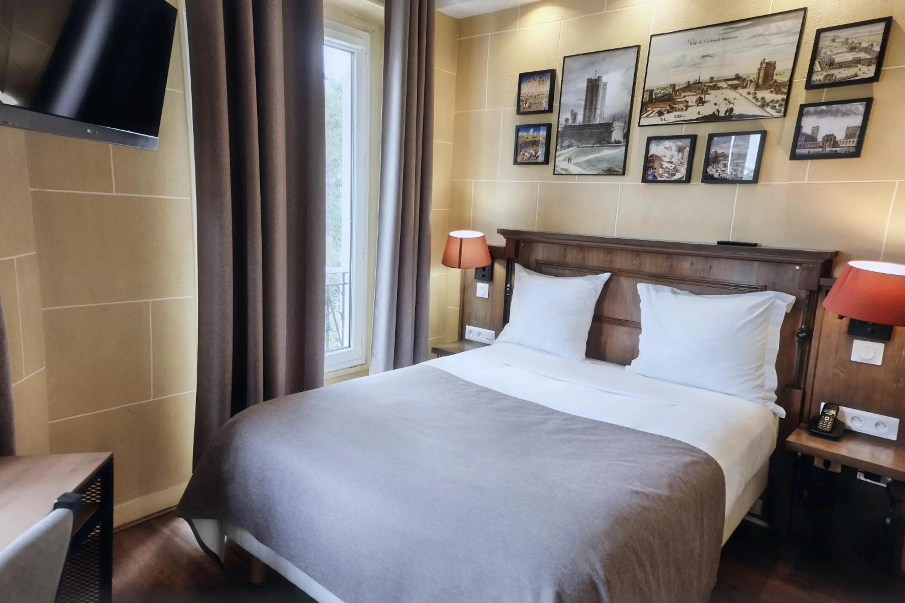 Bed in Hôtel du Château