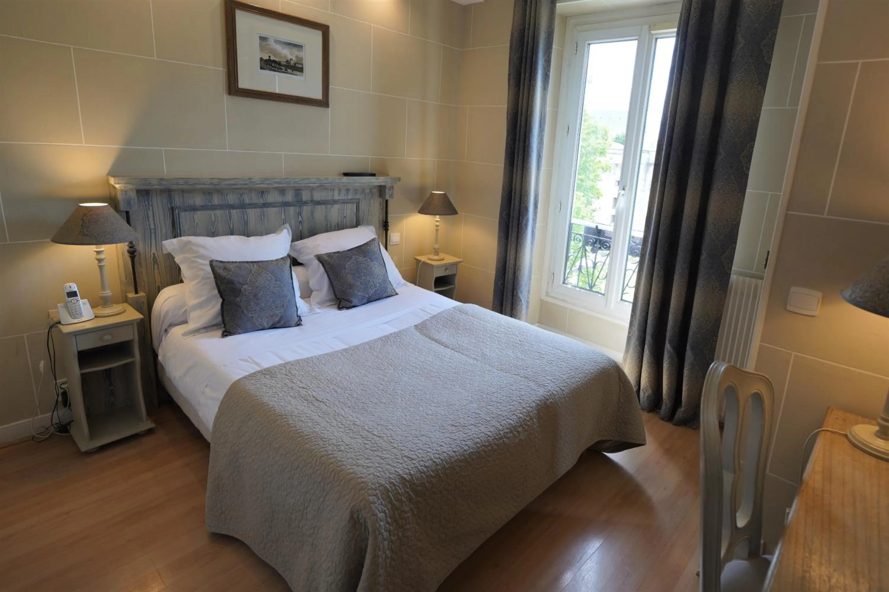 Bed in Hôtel du Château