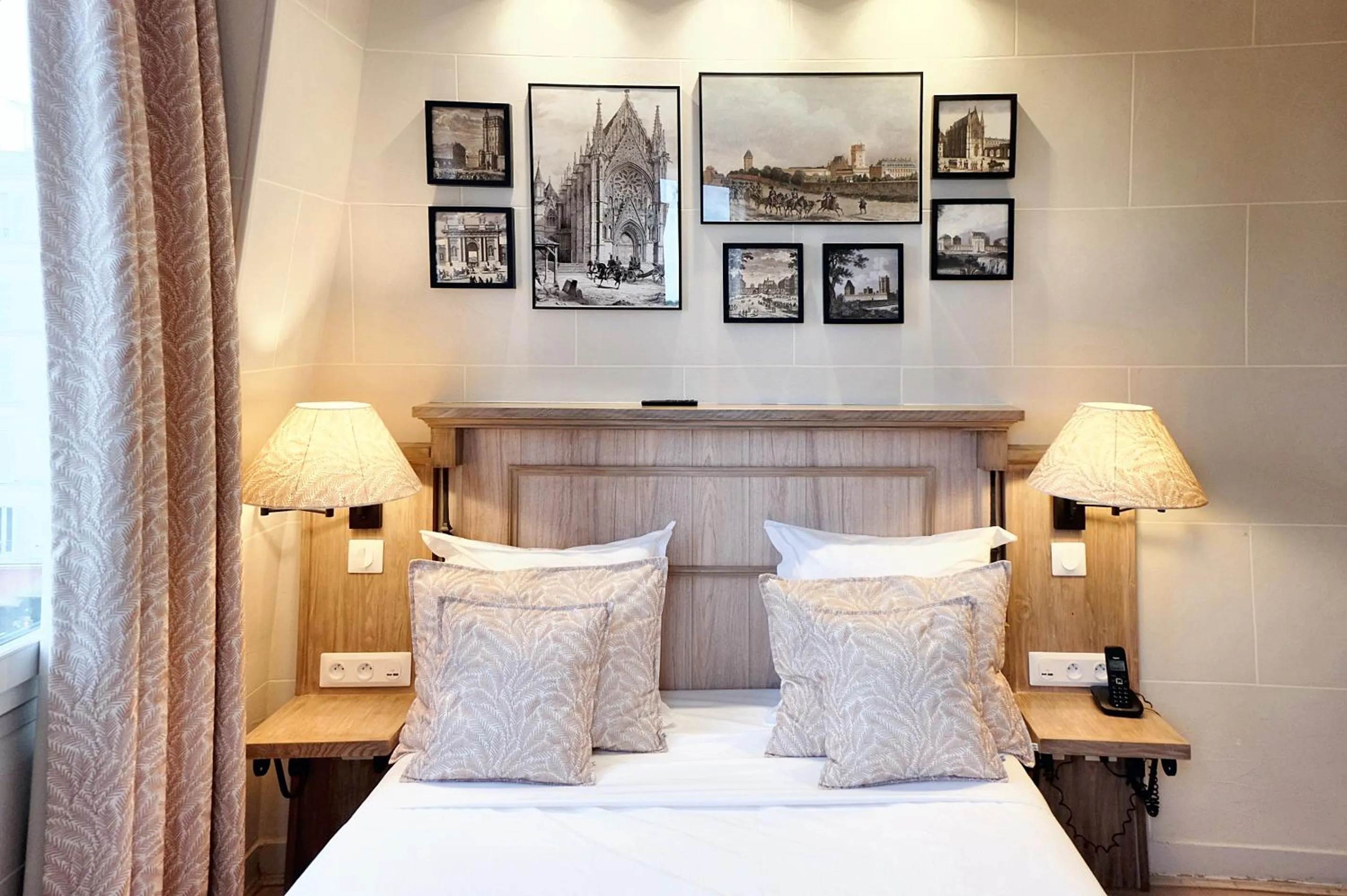 Bed in Hôtel du Château