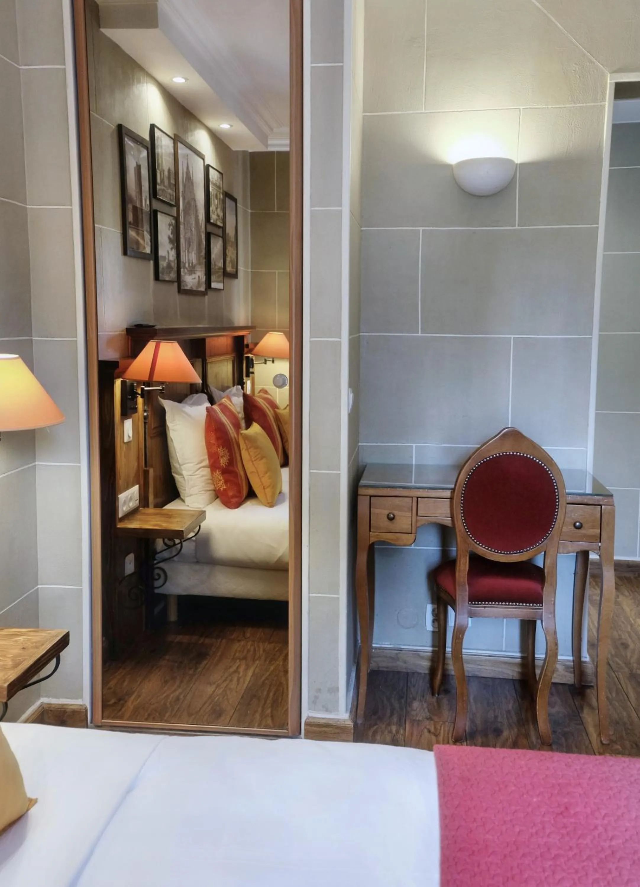 Bed in Hôtel du Château