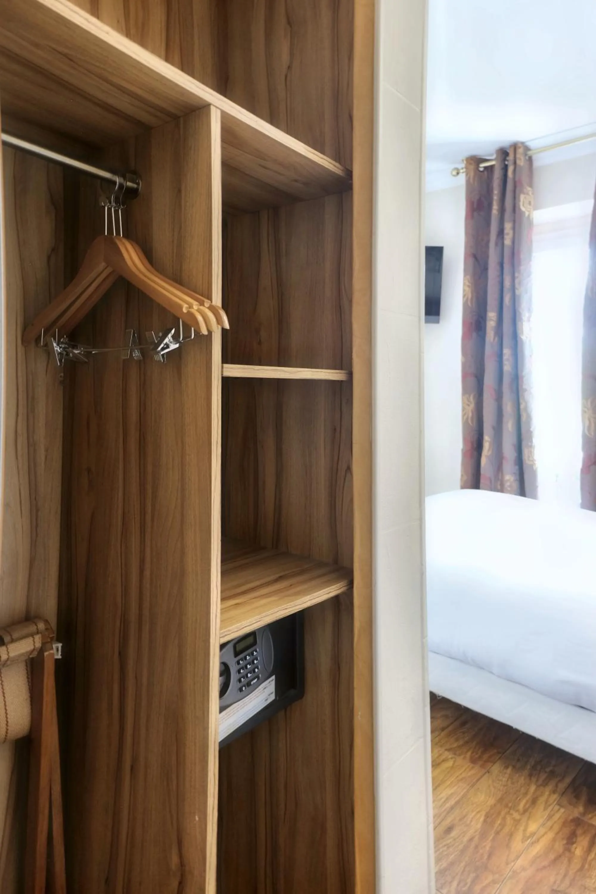 Bed in Hôtel du Château