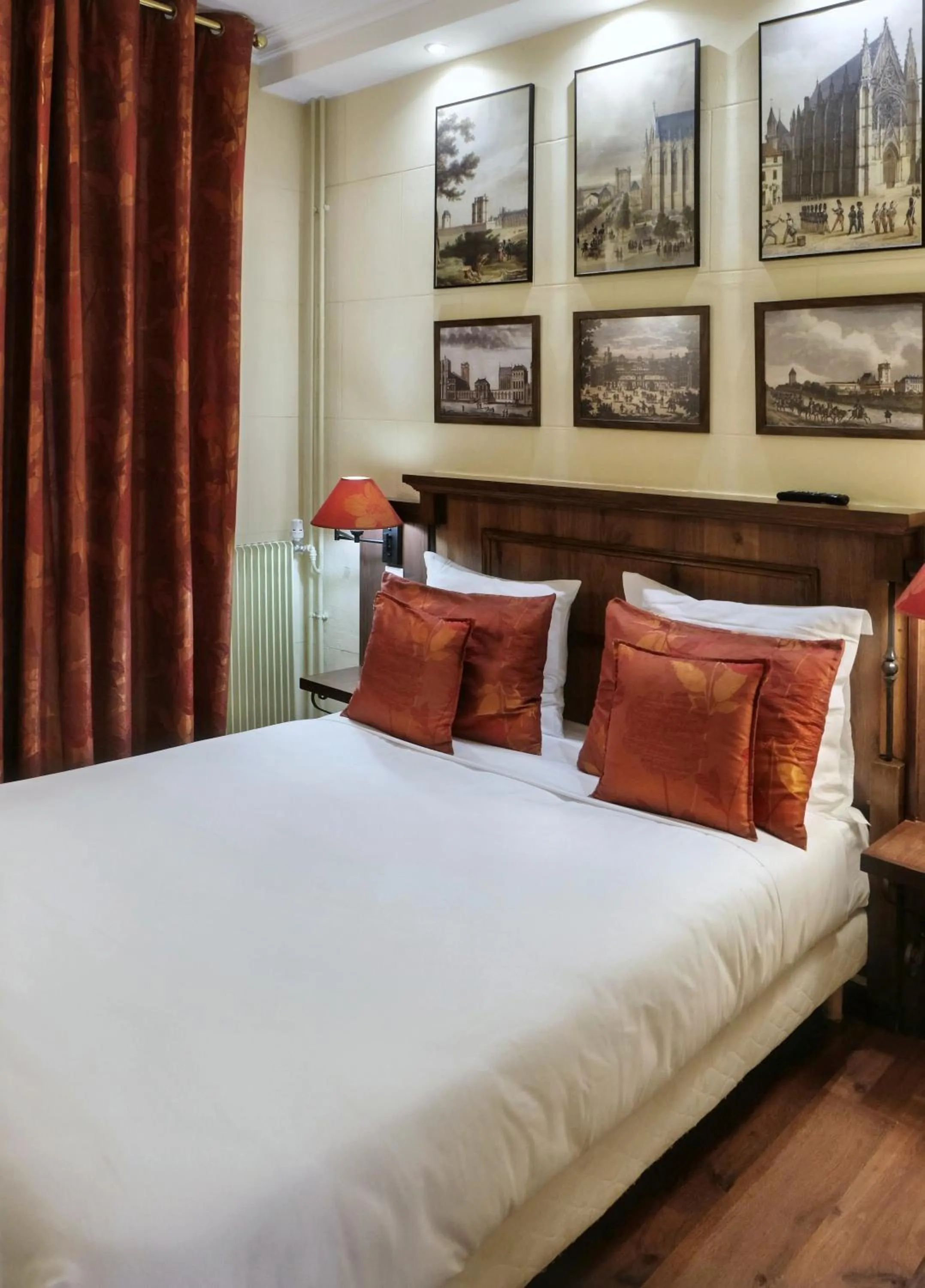 Bed in Hôtel du Château