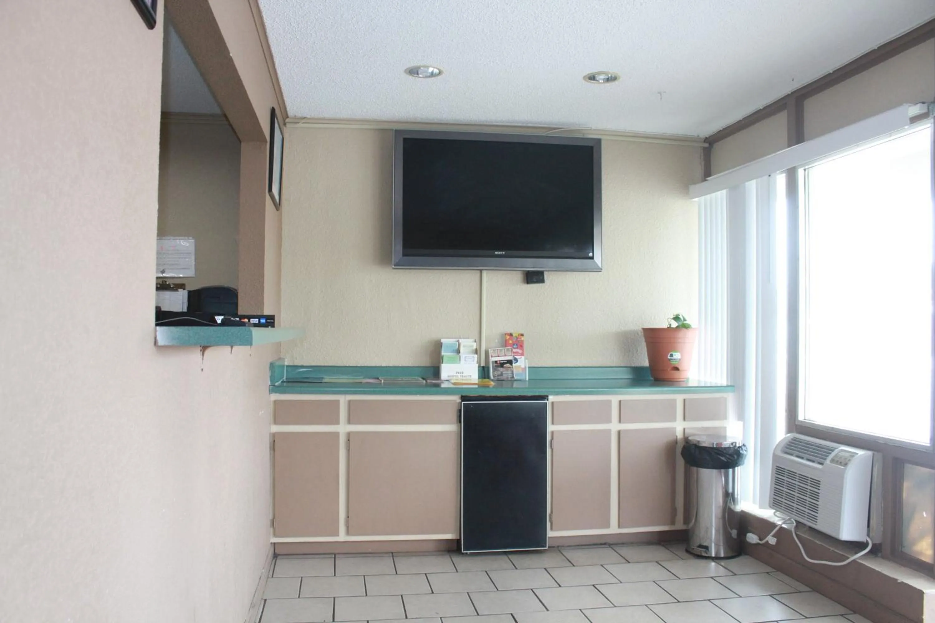 Lobby or reception in Royal Inn