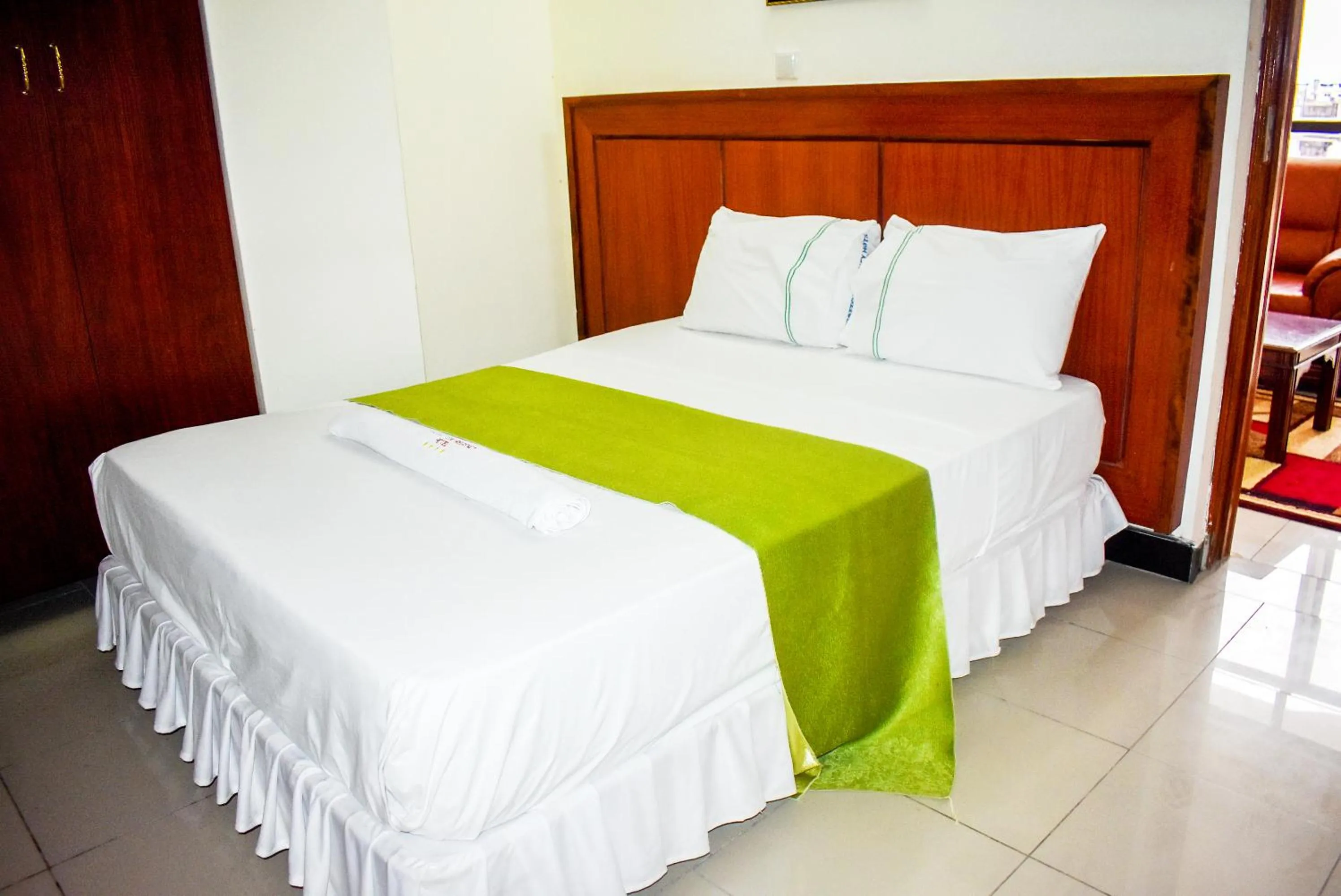 Bedroom, Bed in Sheratton Regency Hotel