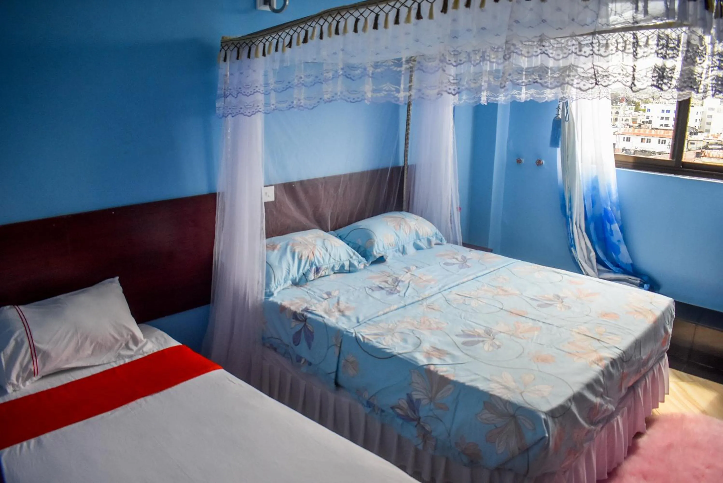 Photo of the whole room, Bed in Sheratton Regency Hotel