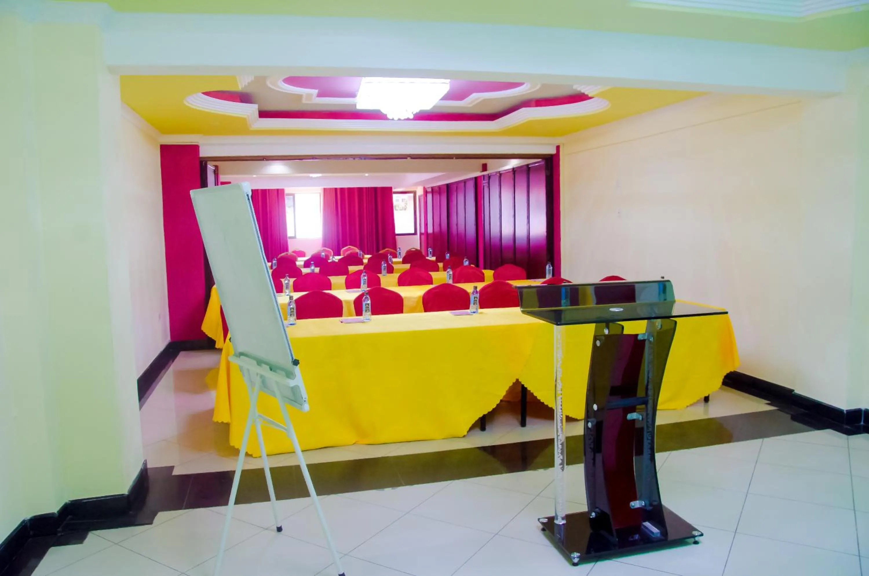 Decorative detail in Sheratton Regency Hotel