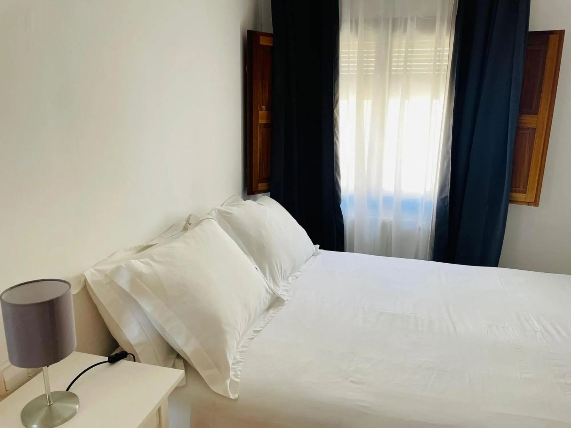 Bedroom, Bed in Savoy