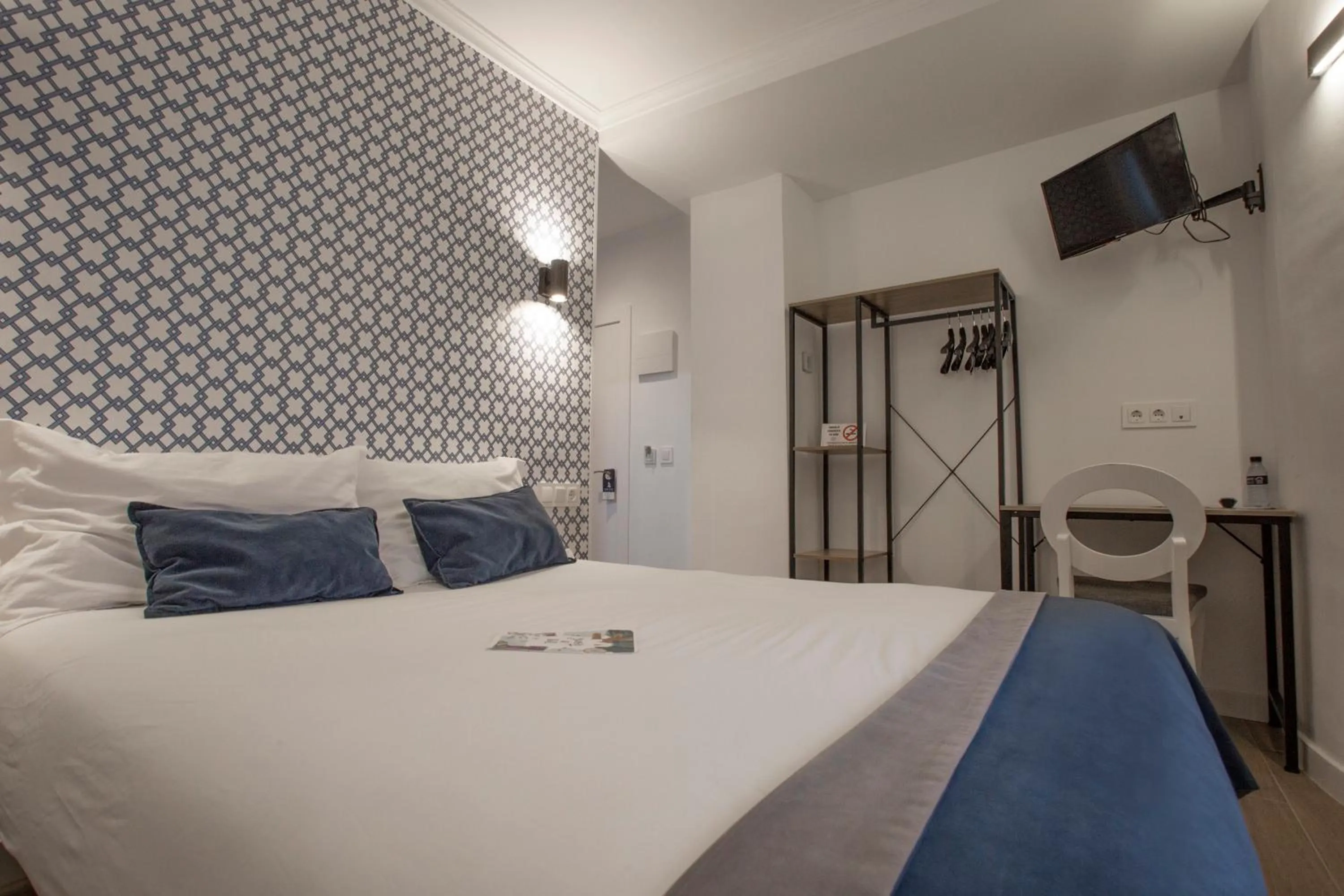 TV and multimedia, Bed in Savoy