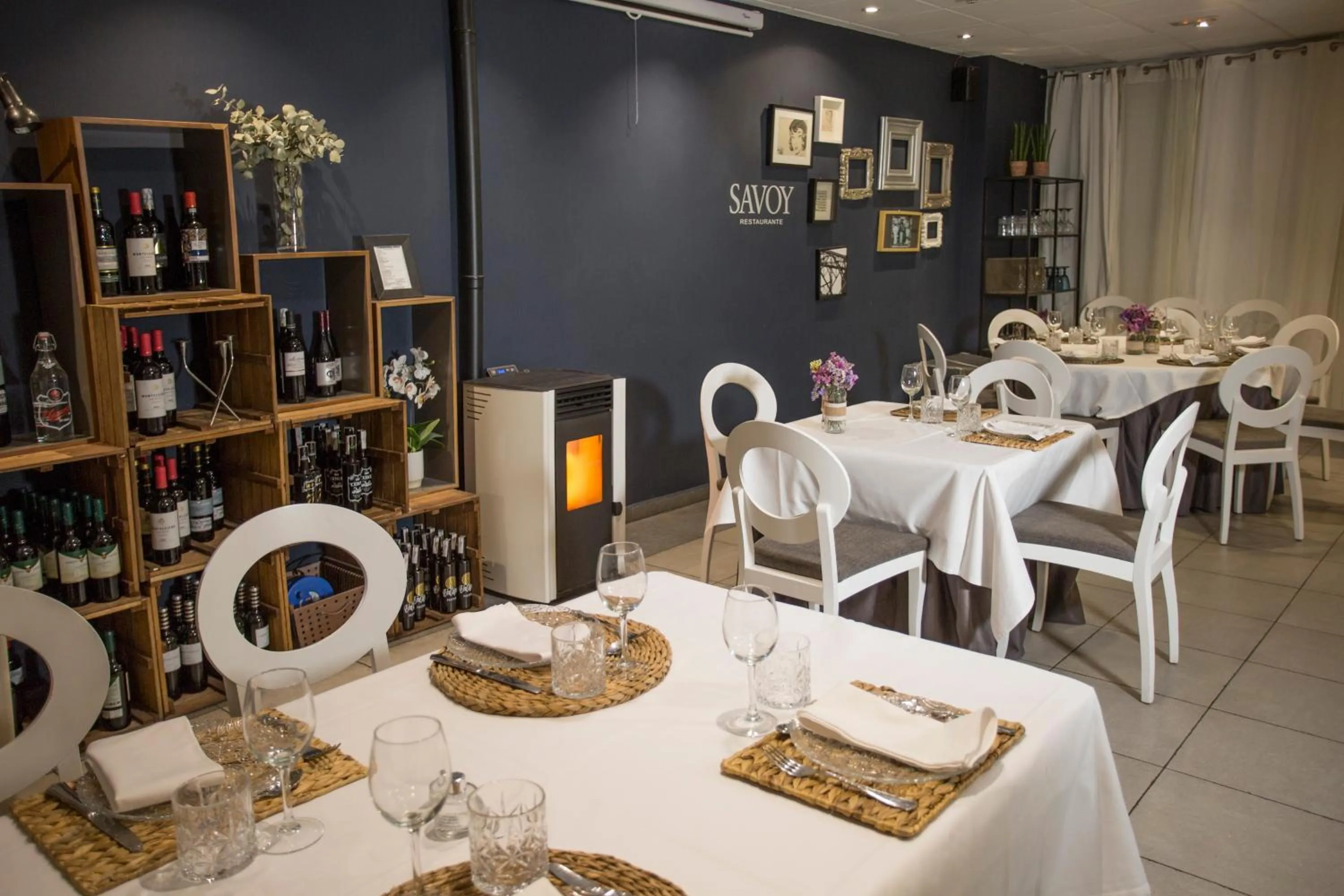 Restaurant/places to eat in Savoy