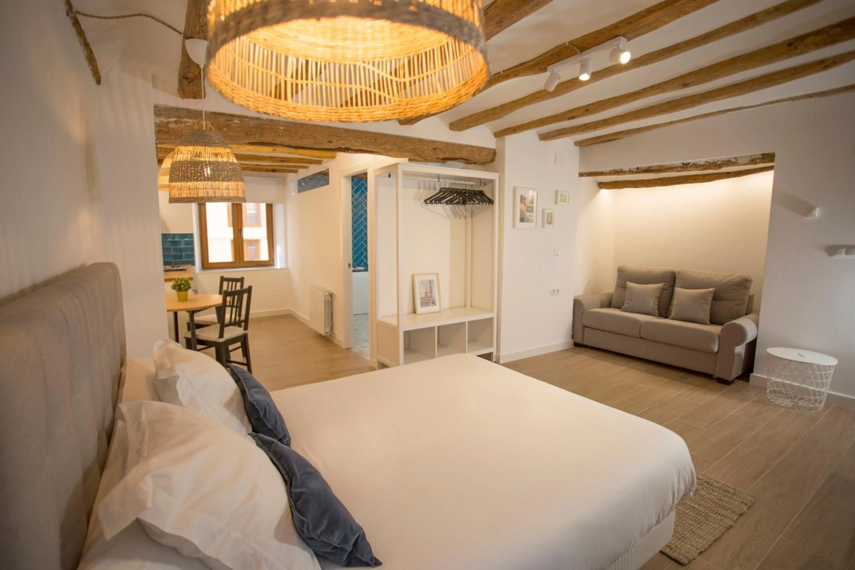 Photo of the whole room, Bed in Savoy