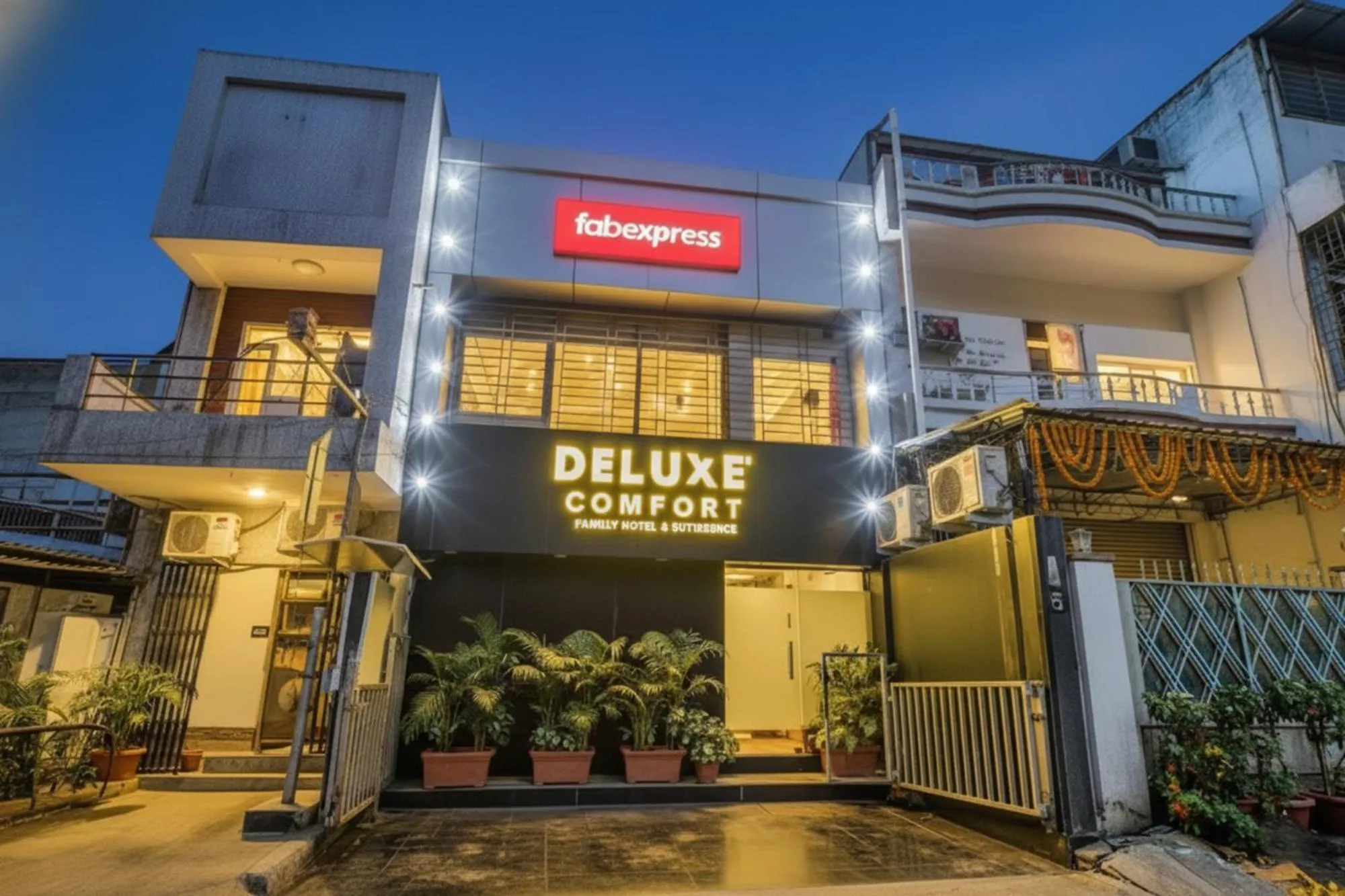 Facade/entrance in Via Deluxe Comfort - Nr Kokilaben Hospital