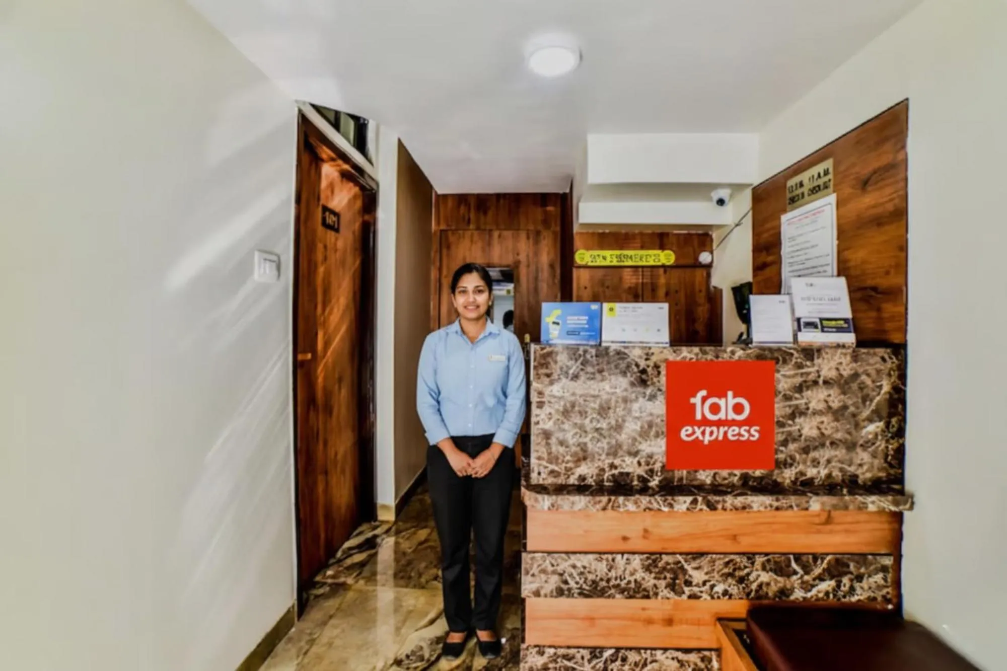 Lobby or reception in Via Deluxe Comfort - Nr Kokilaben Hospital