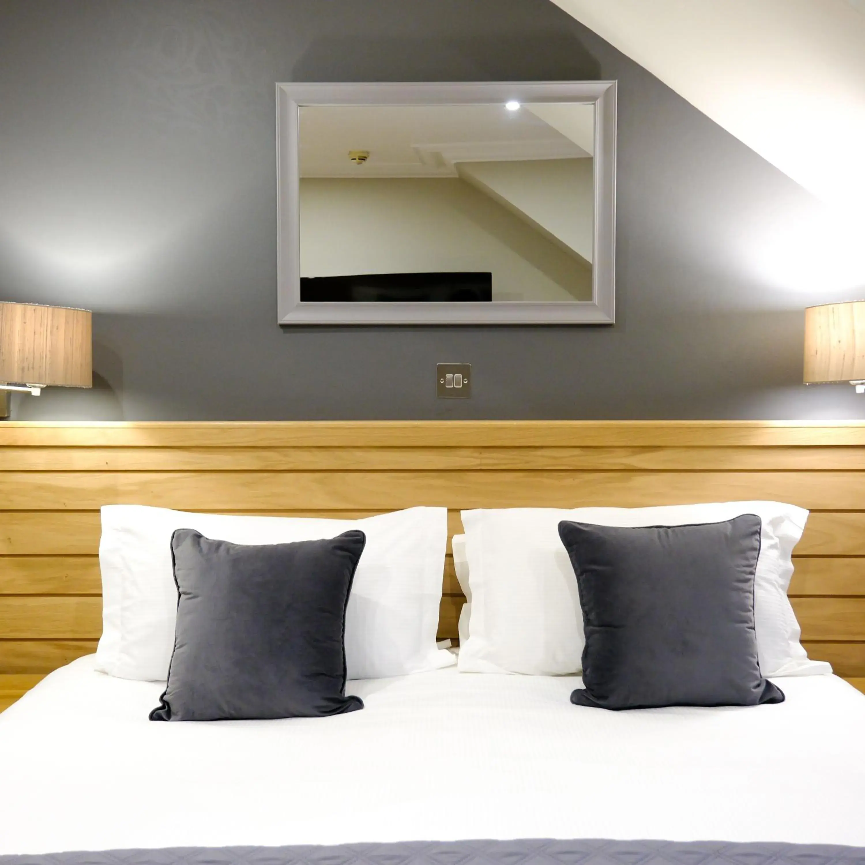 Family Deluxe Room in Glen Mhor Hotel at Uile-bheist 'Brewstillery' Family Deluxe Room in Glen Mhor Hotel at Uile-bheist 'Brewstillery'